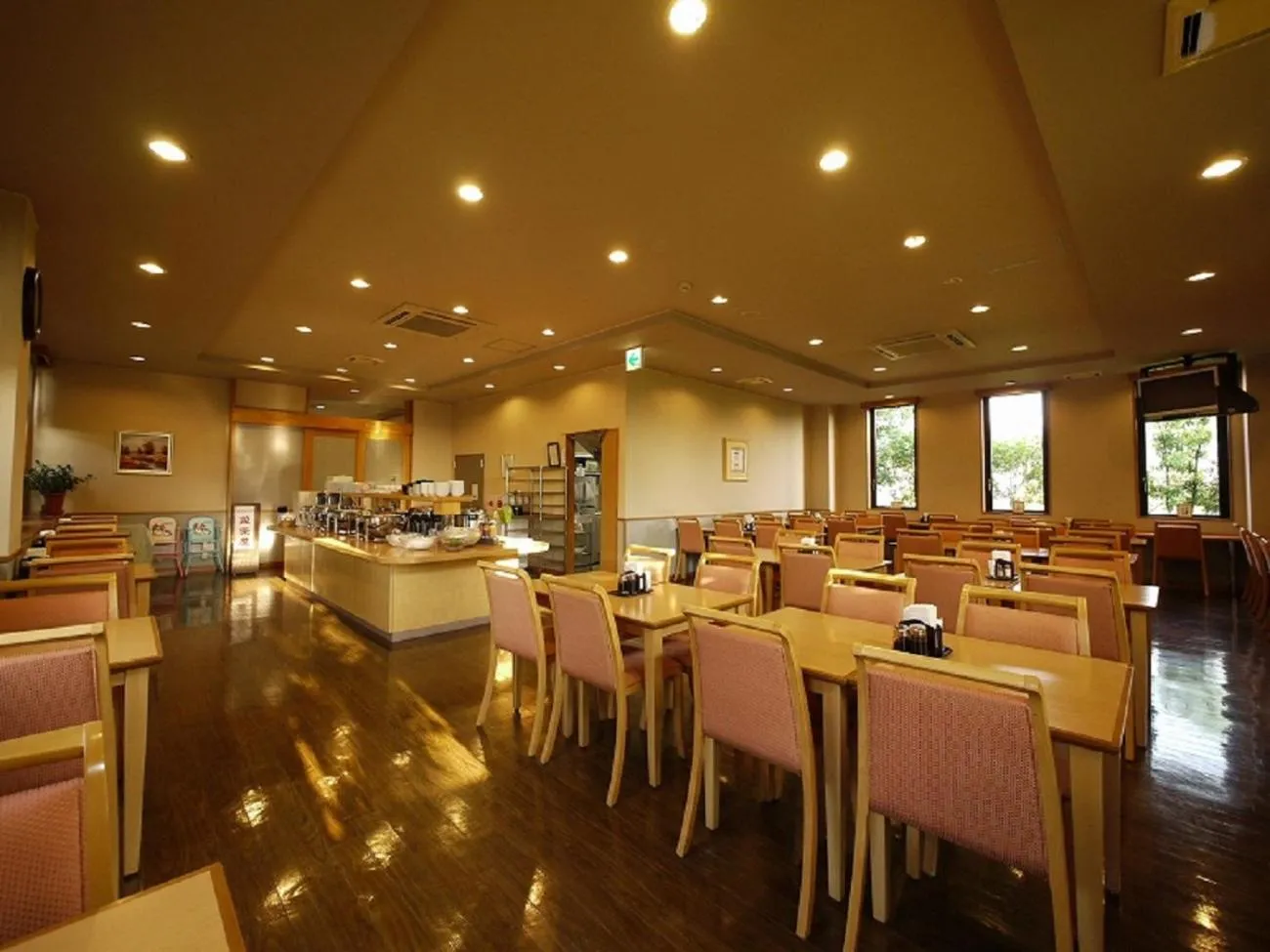 Restaurant/places to eat in Hotel Route-Inn Igaueno -Igaichinomiya Inter-