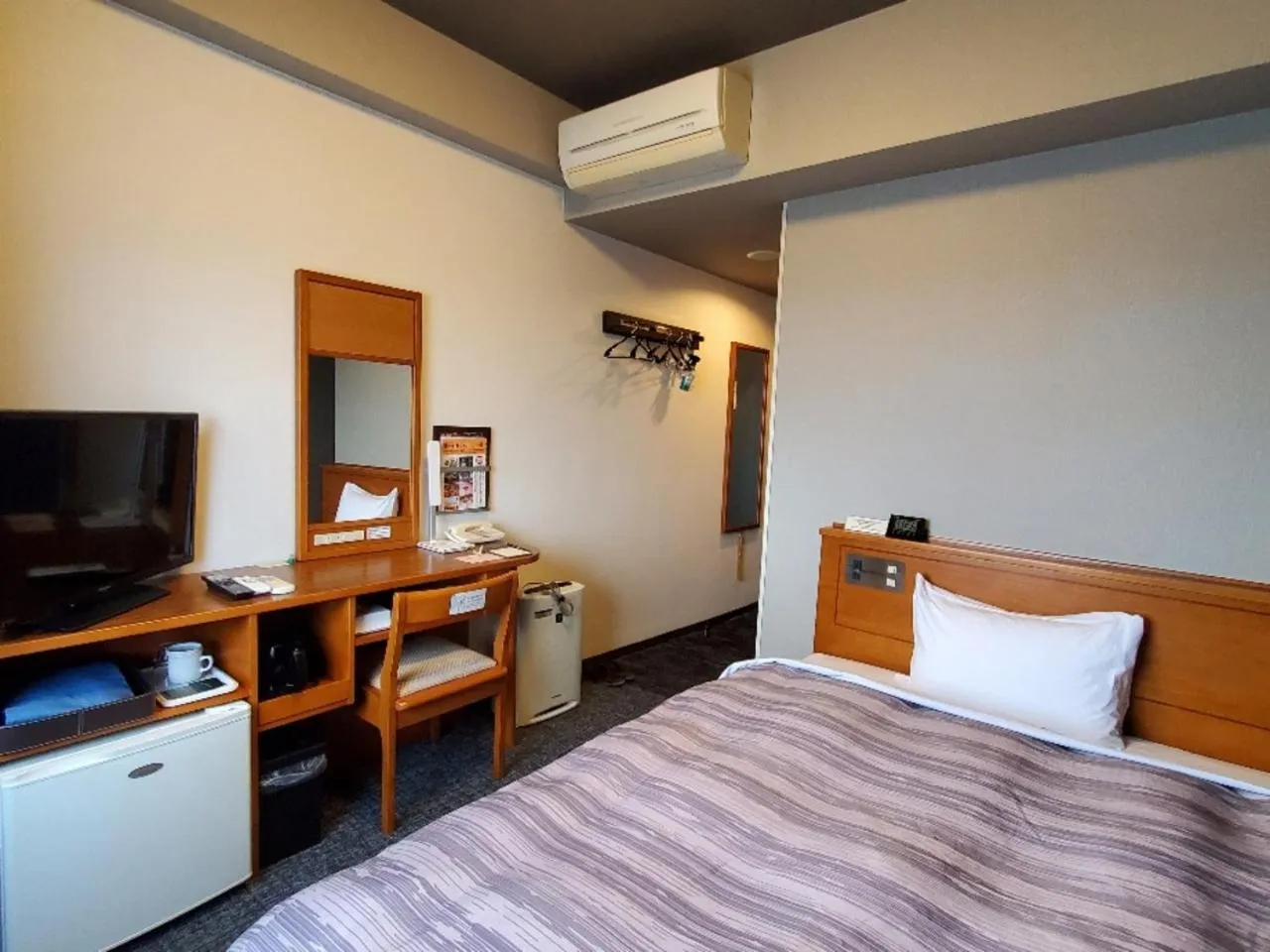 Photo of the whole room, Bed in Hotel Route-Inn Kameyama Inter