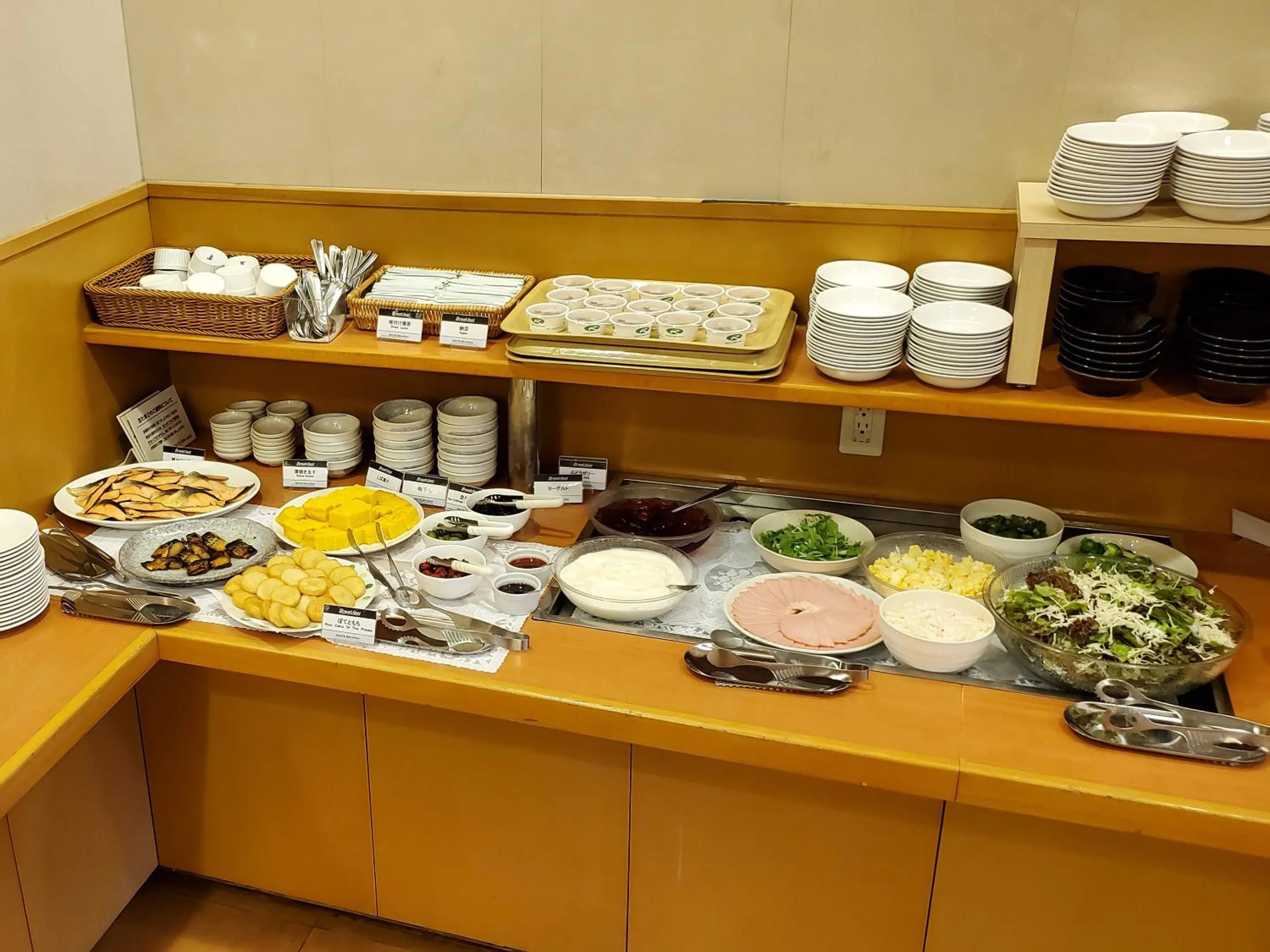 Food and drinks in Hotel Route-Inn Kameyama Inter