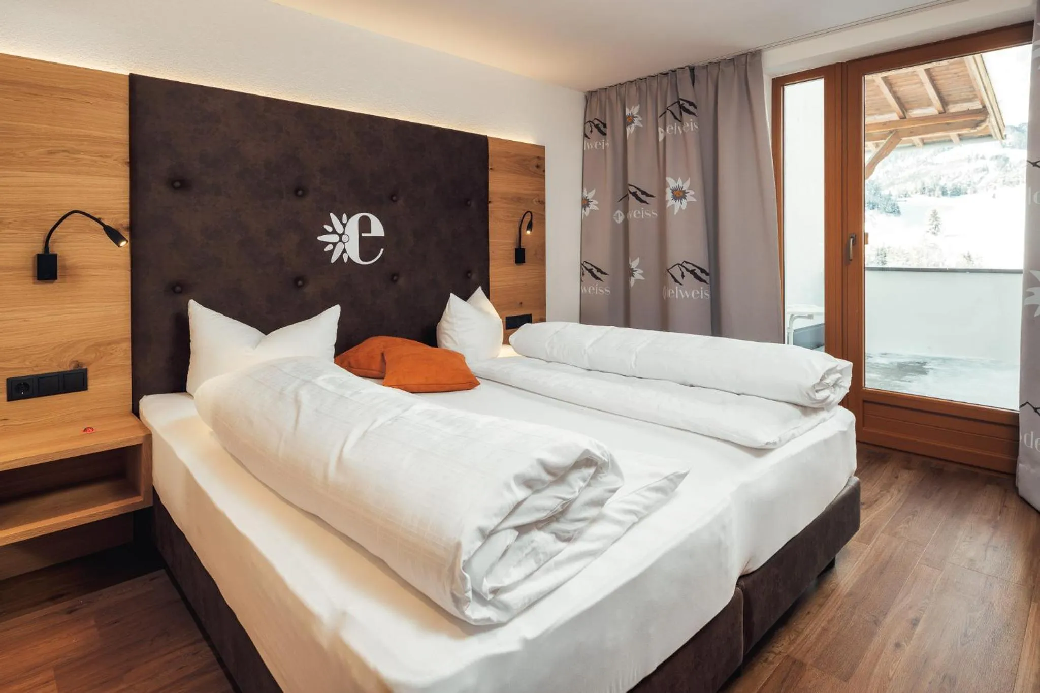 Photo of the whole room, Bed in Hotel Edelweiss Superior