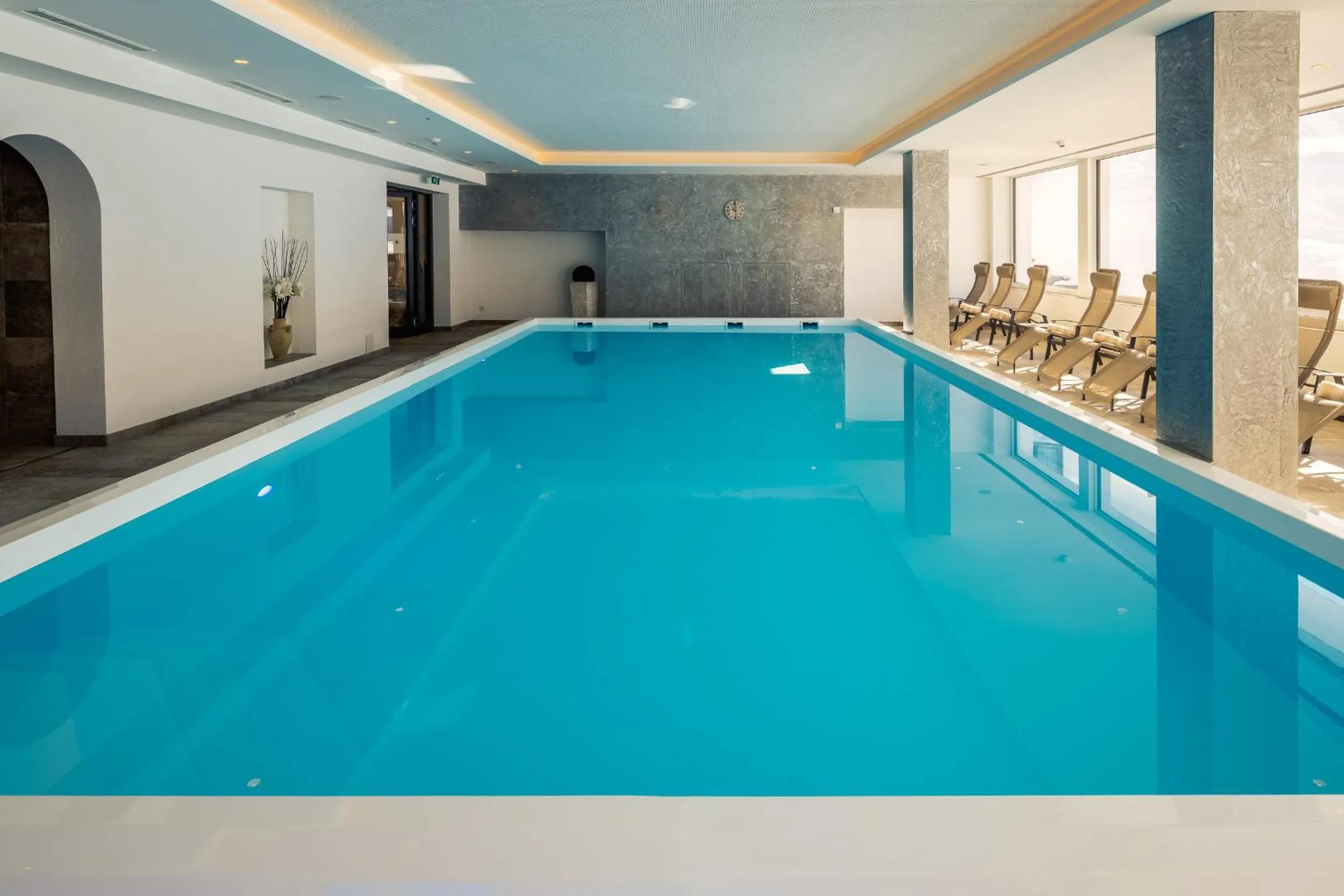 Swimming pool in Hotel Edelweiss Superior