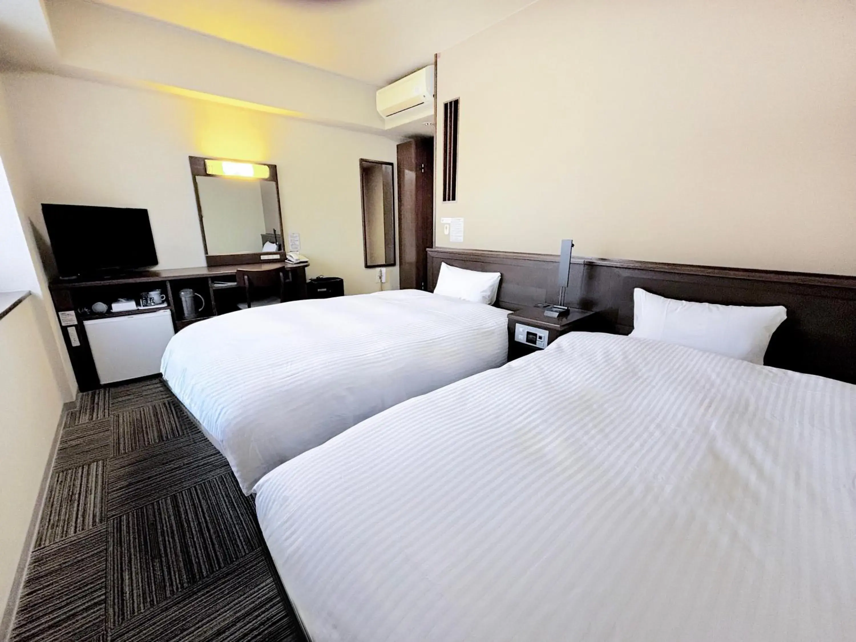 Photo of the whole room in Hotel Route-Inn Nanao Ekihigashi Photo of the whole room in Hotel Route-Inn Nanao Ekihigashi