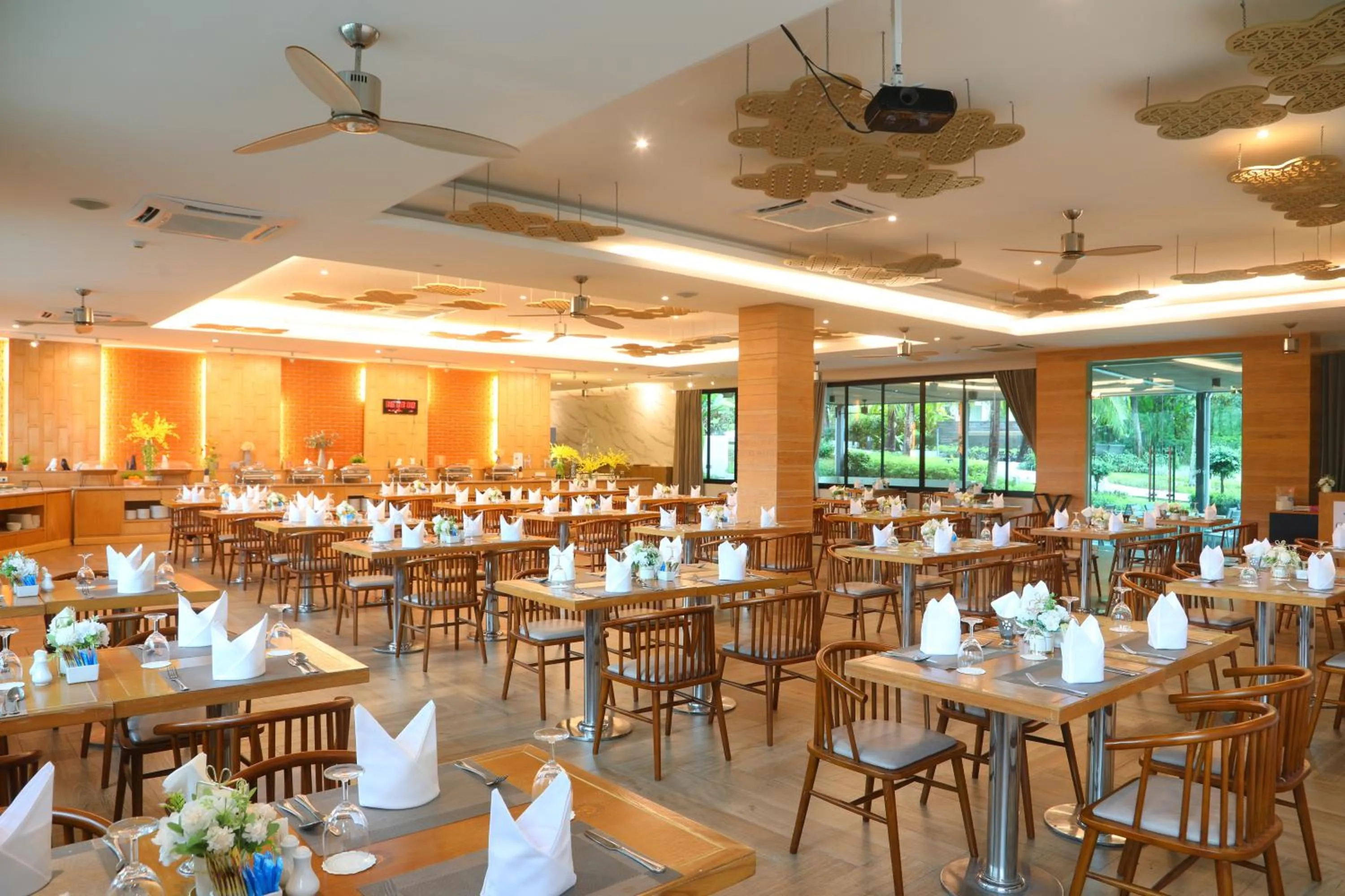 Restaurant/places to eat in CRAFT Resort & Villas, Phuket Town