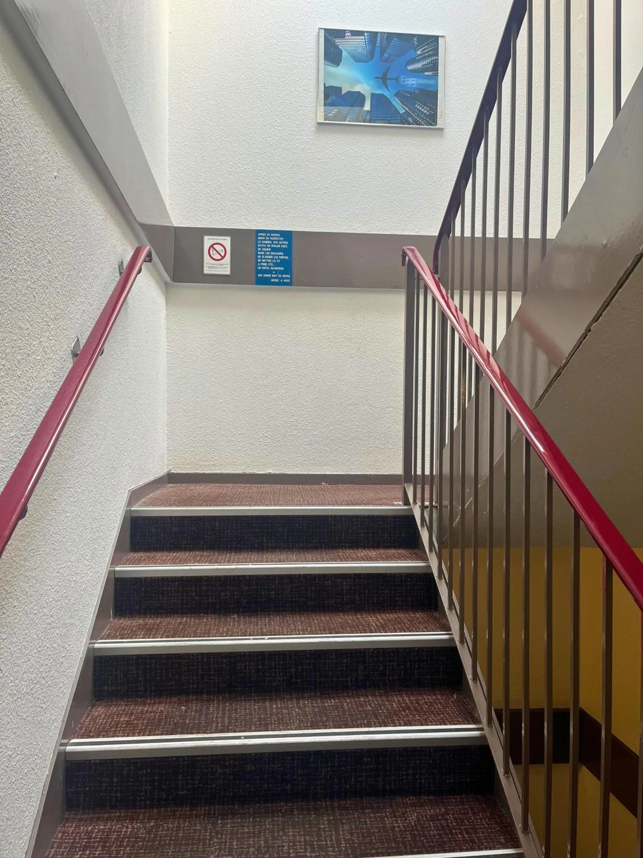 Egg Hôtel Sarcelles