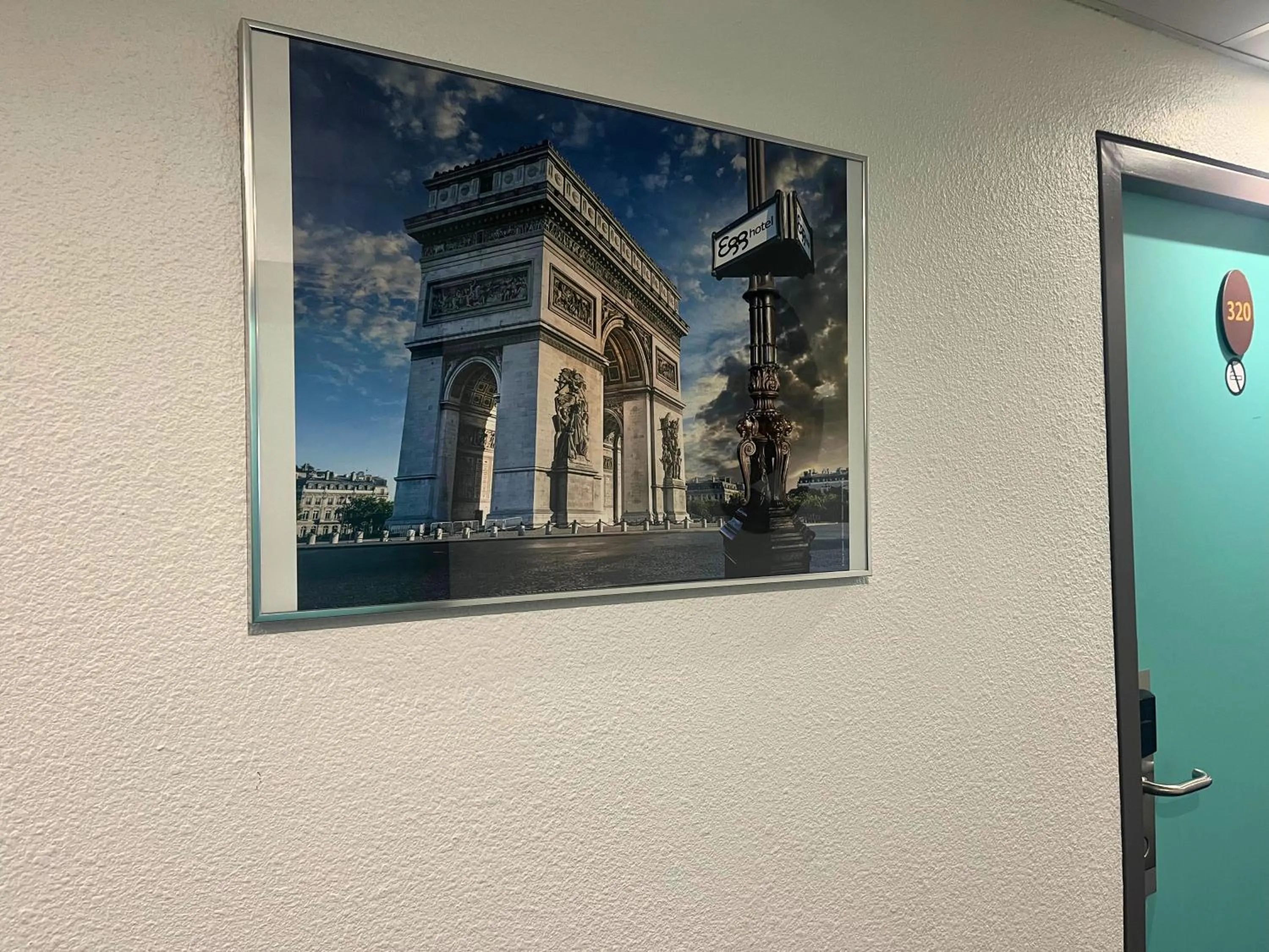 Egg Hôtel Sarcelles