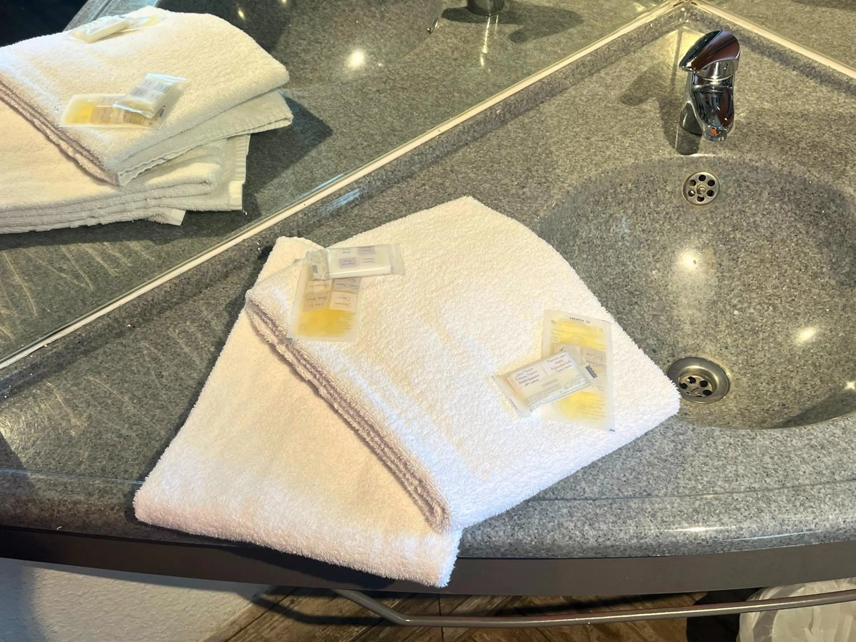 Egg Hôtel Sarcelles