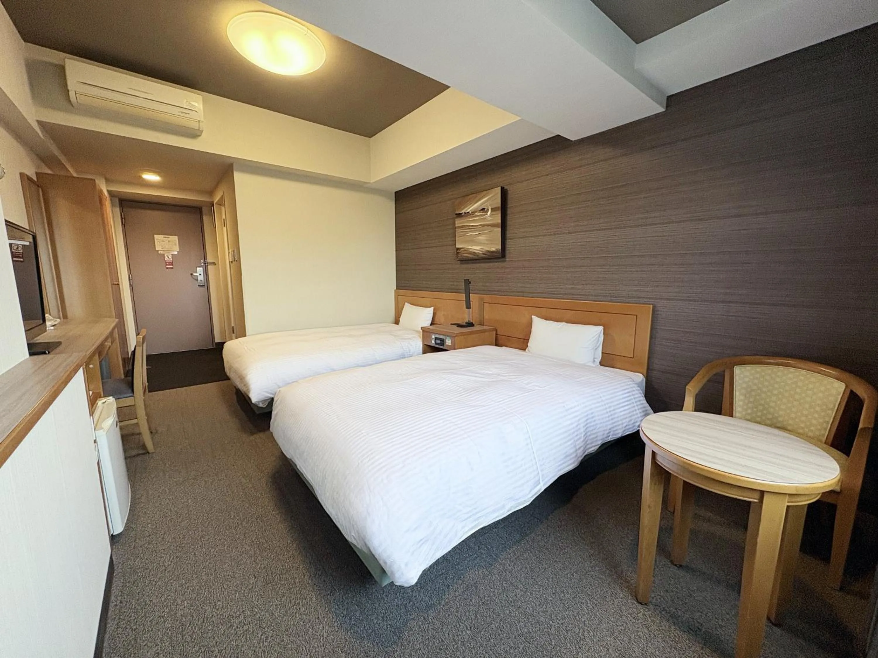 Photo of the whole room, Bed in Hotel Route-Inn Nishinasuno