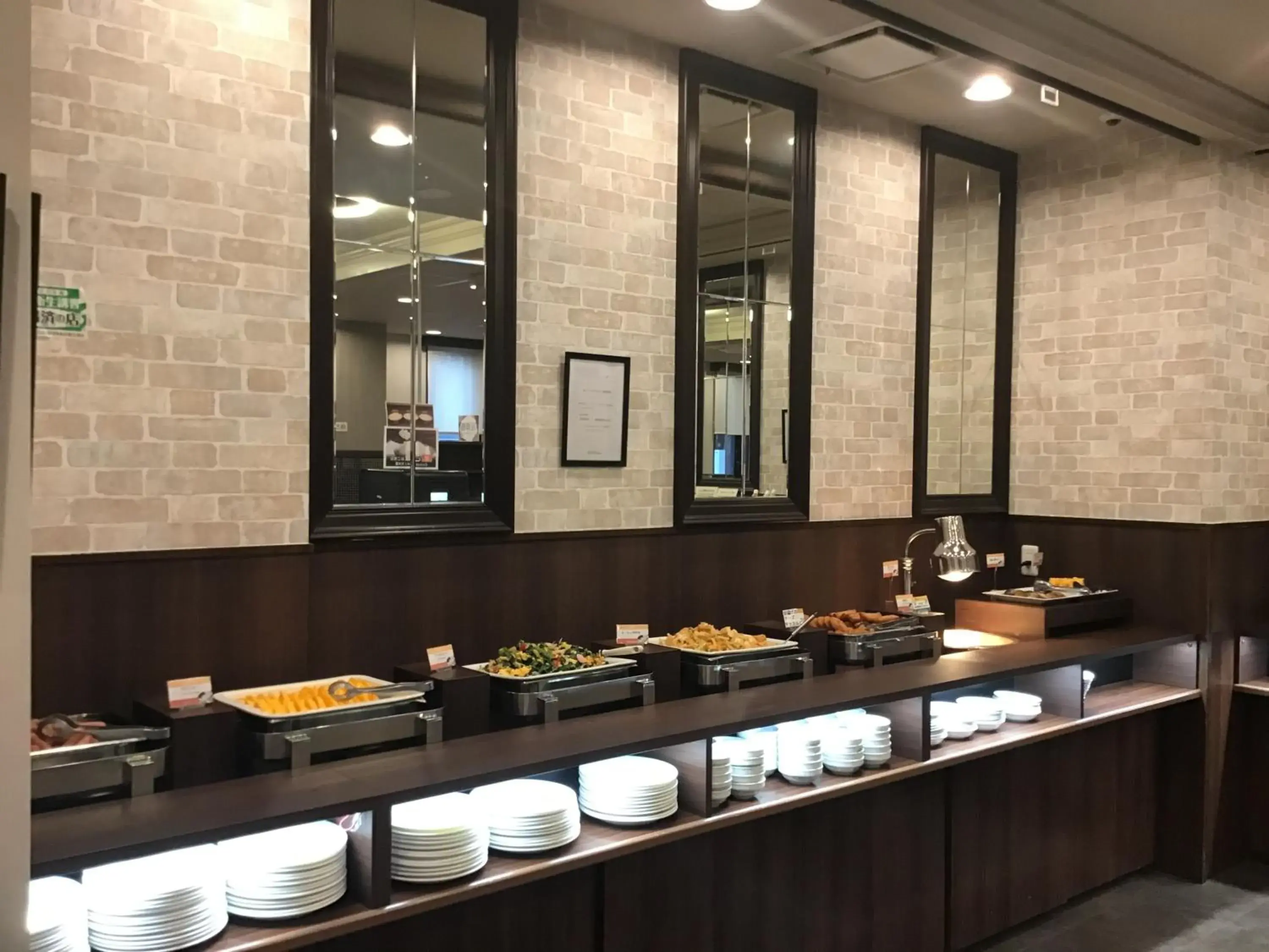 Restaurant/places to eat in Hotel Route-Inn Tsuruga Ekimae Restaurant/places to eat in Hotel Route-Inn Tsuruga Ekimae