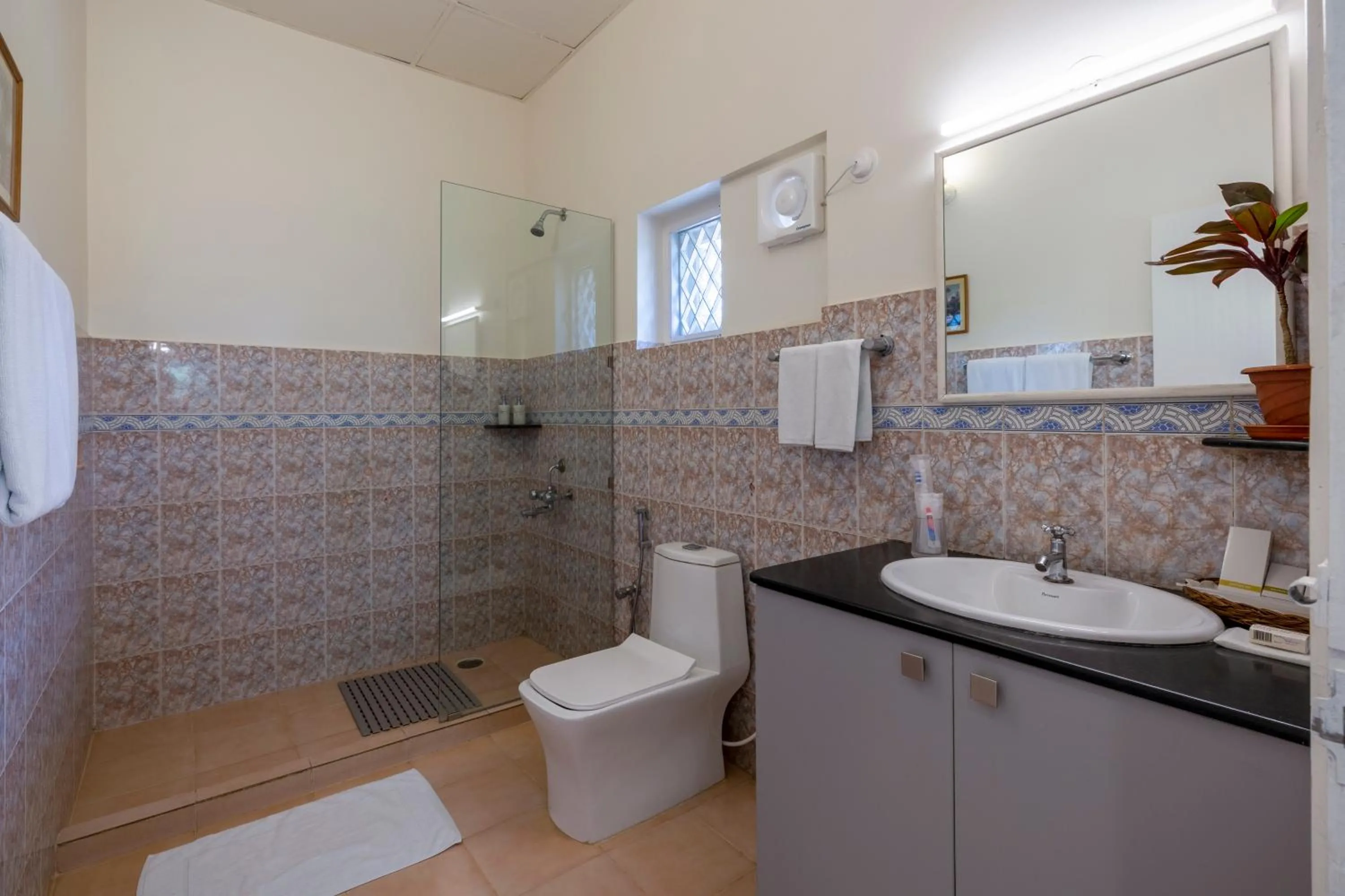 Shower in Ama Plantation Trails Coorg