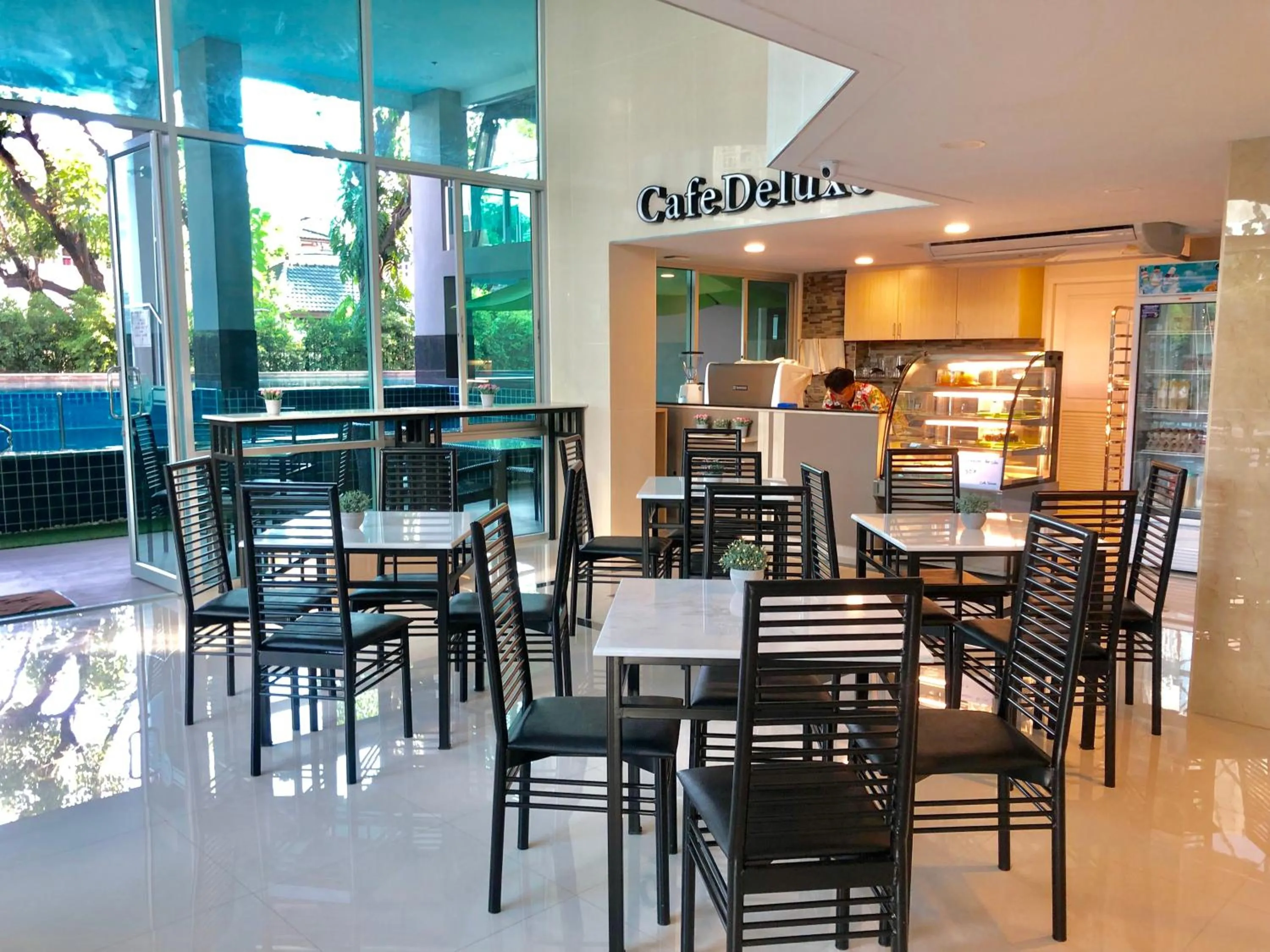 Restaurant/places to eat in The Lux Ladprao 10