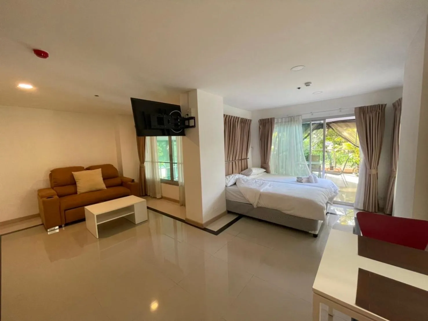 Bedroom, Bed in The Lux Ladprao 10