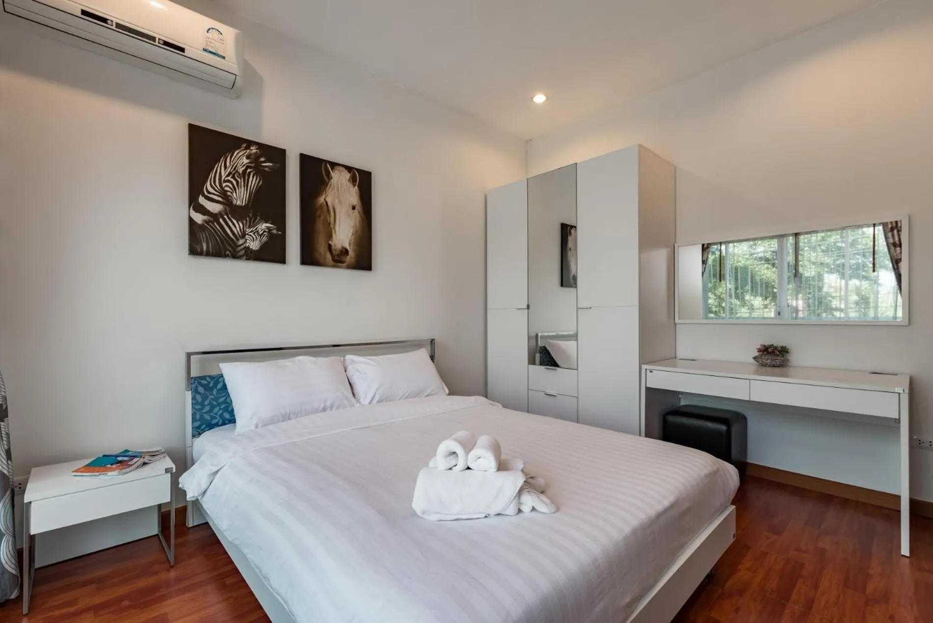 Floor plan, Bed in Trixie Town House 2 With Private Pool