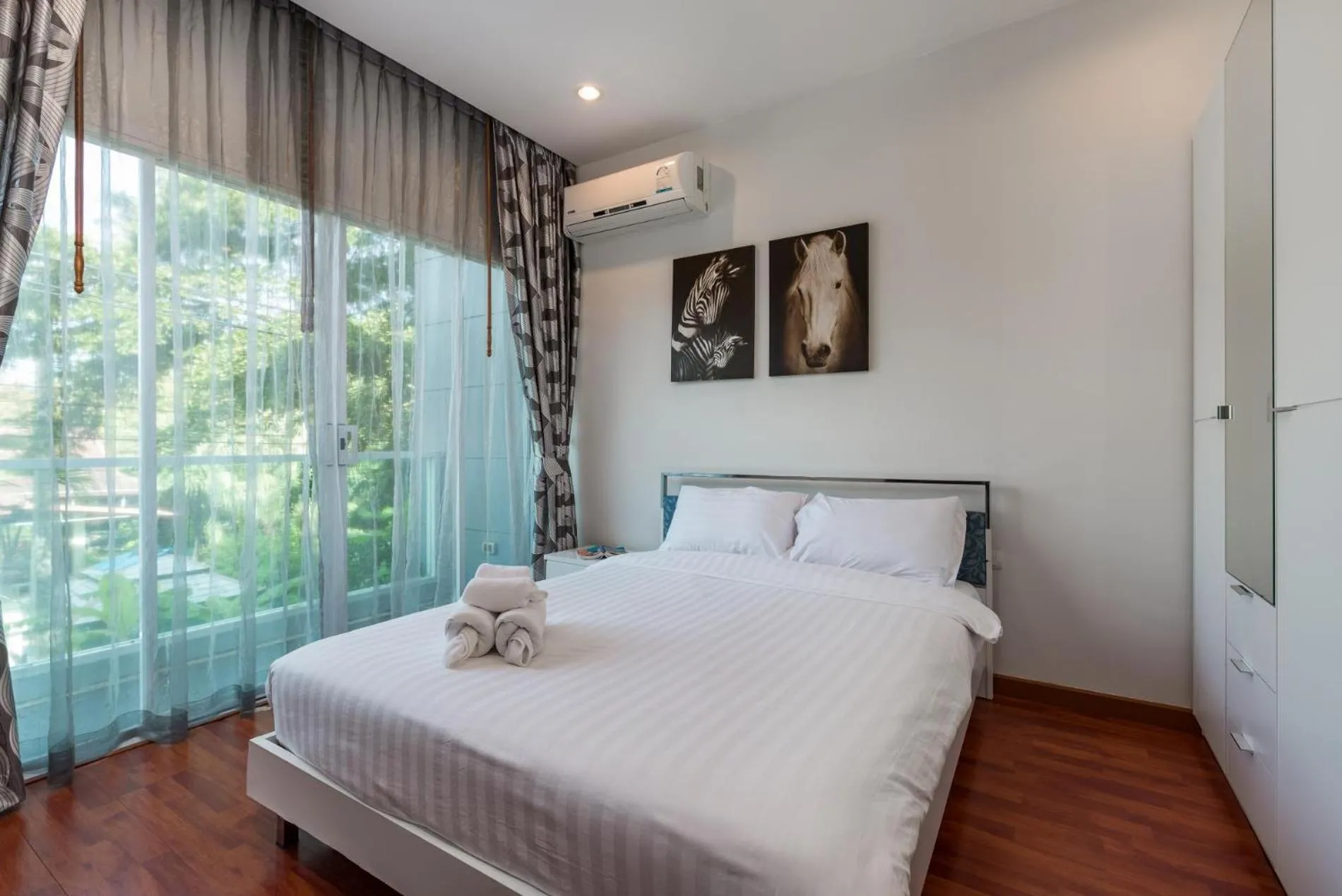 Floor plan, Bed in Trixie Town House 2 With Private Pool