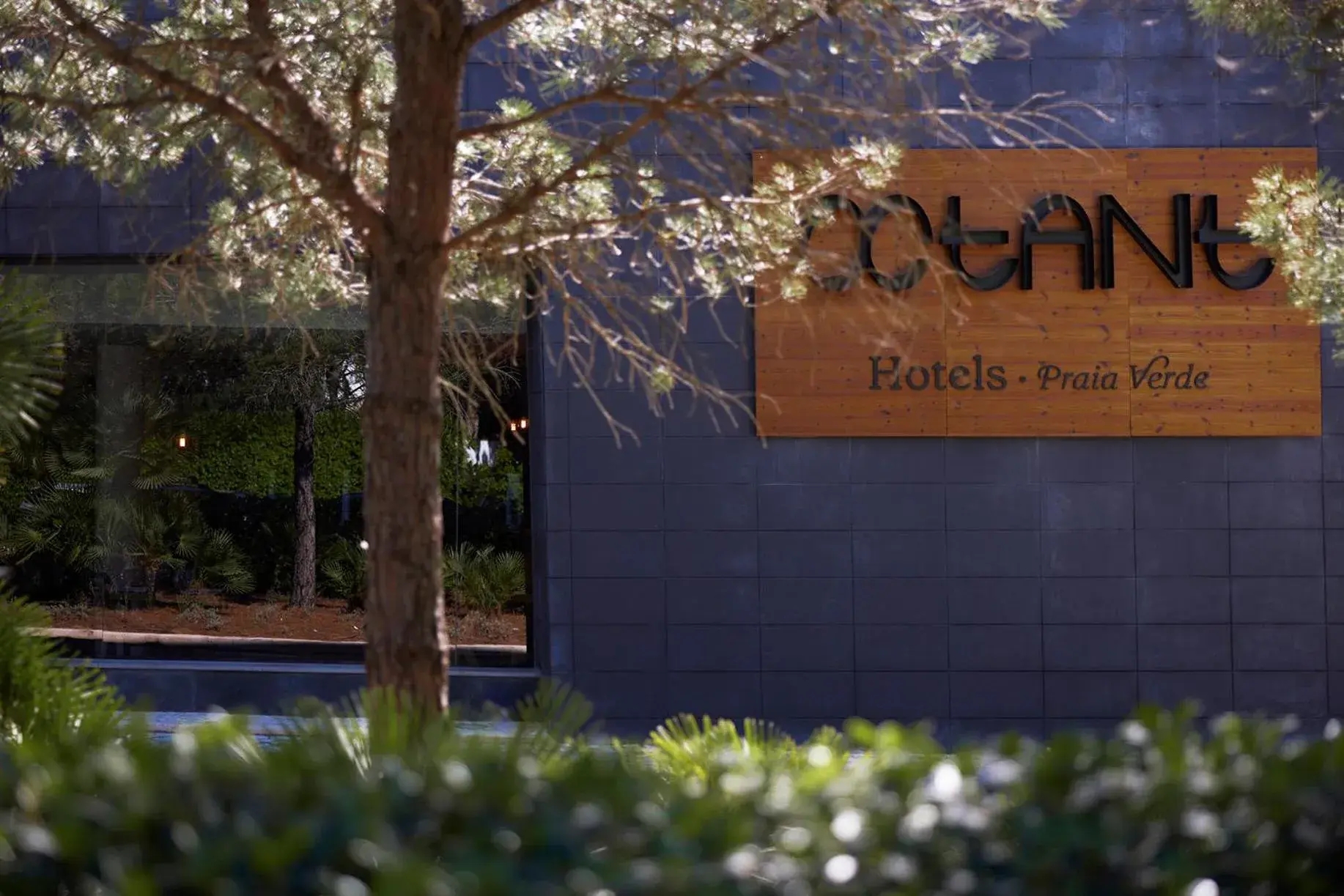 Property building in Octant Praia Verde Property building in Octant Praia Verde