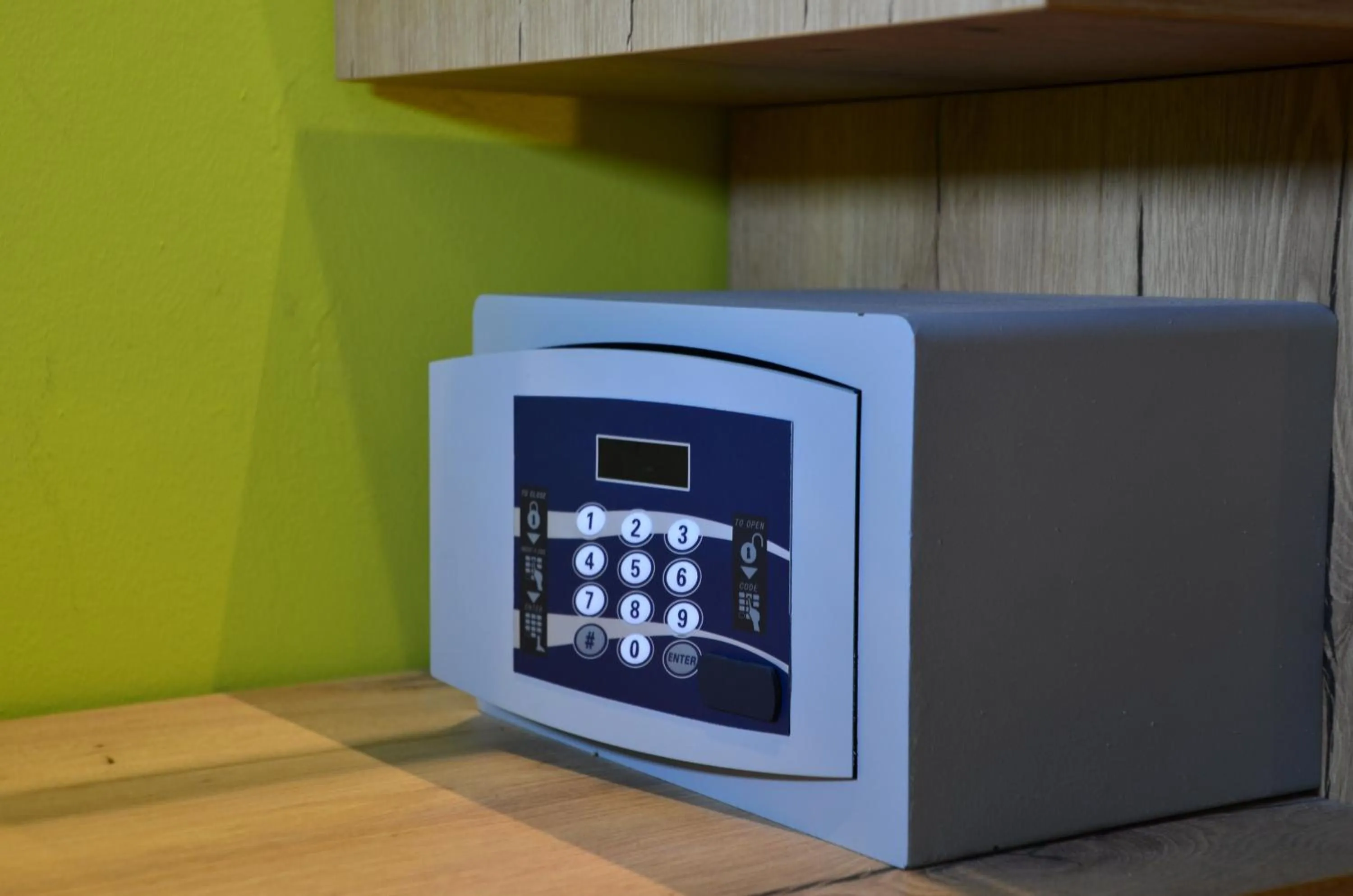 safe in TORTE & LINI