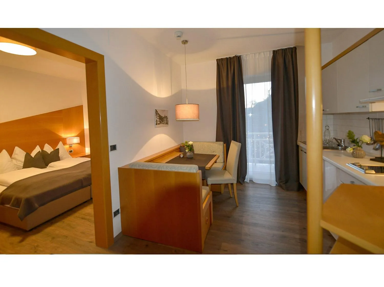 Kitchen or kitchenette, Bed in Apparthotel Central