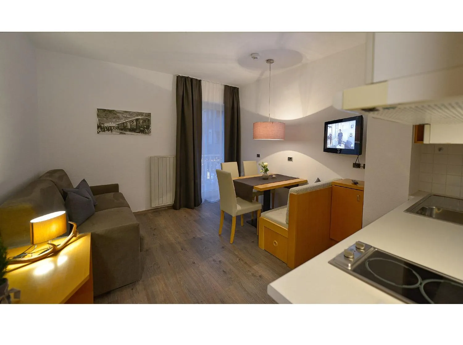 Kitchen or kitchenette, Bed in Apparthotel Central