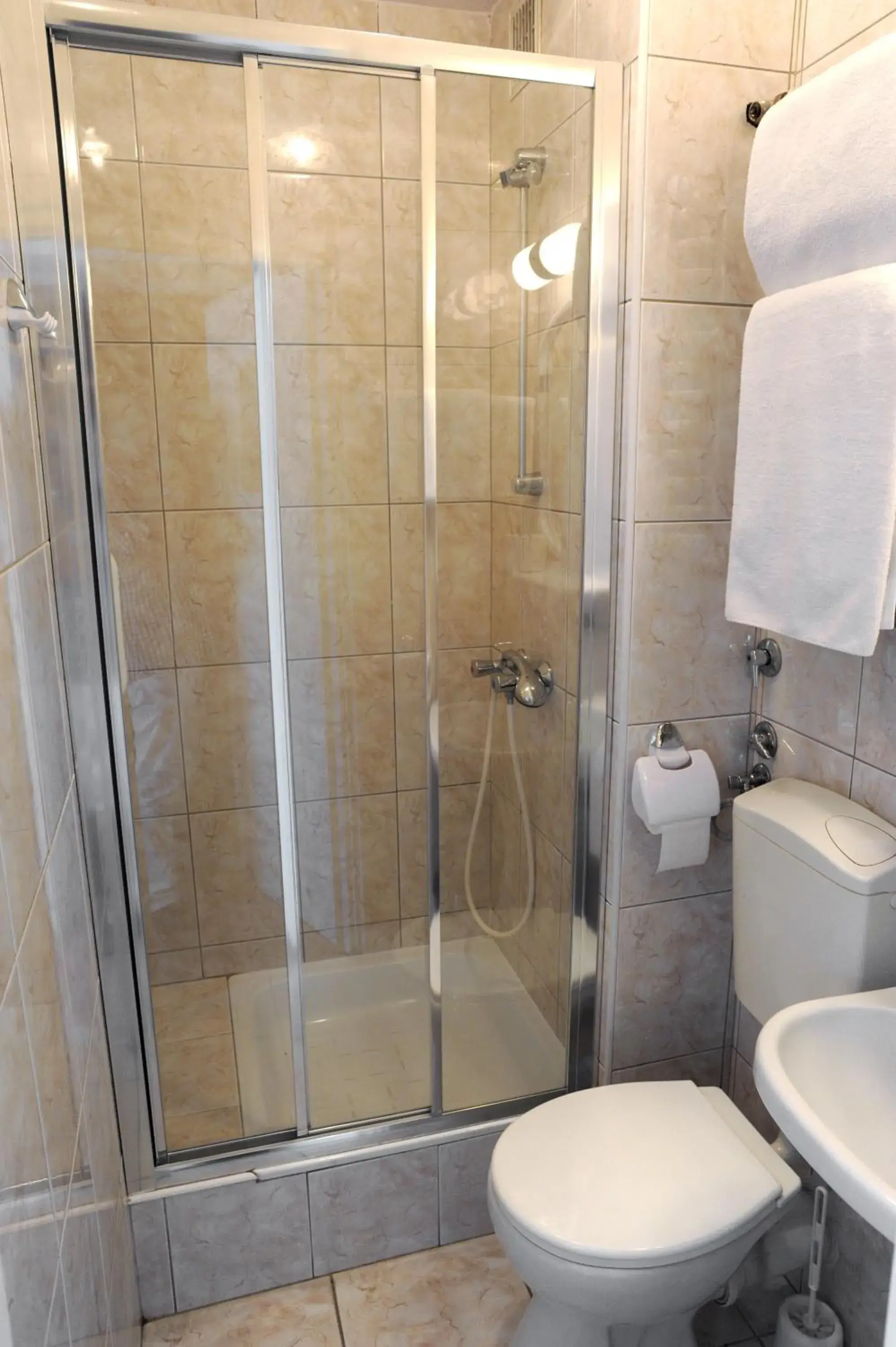 Standard Triple Room in Hotel PZMot Standard Triple Room in Hotel PZMot