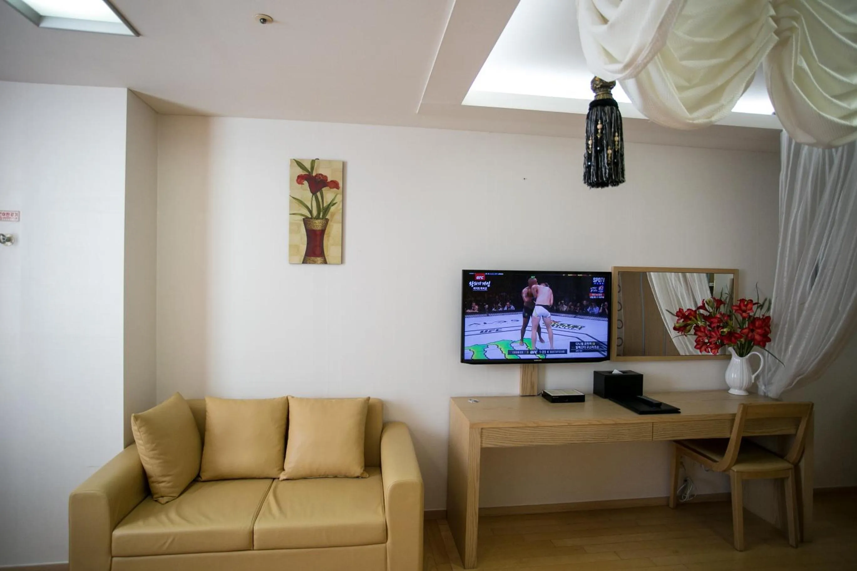 Seating area in Hotel Hu Incheon Airport