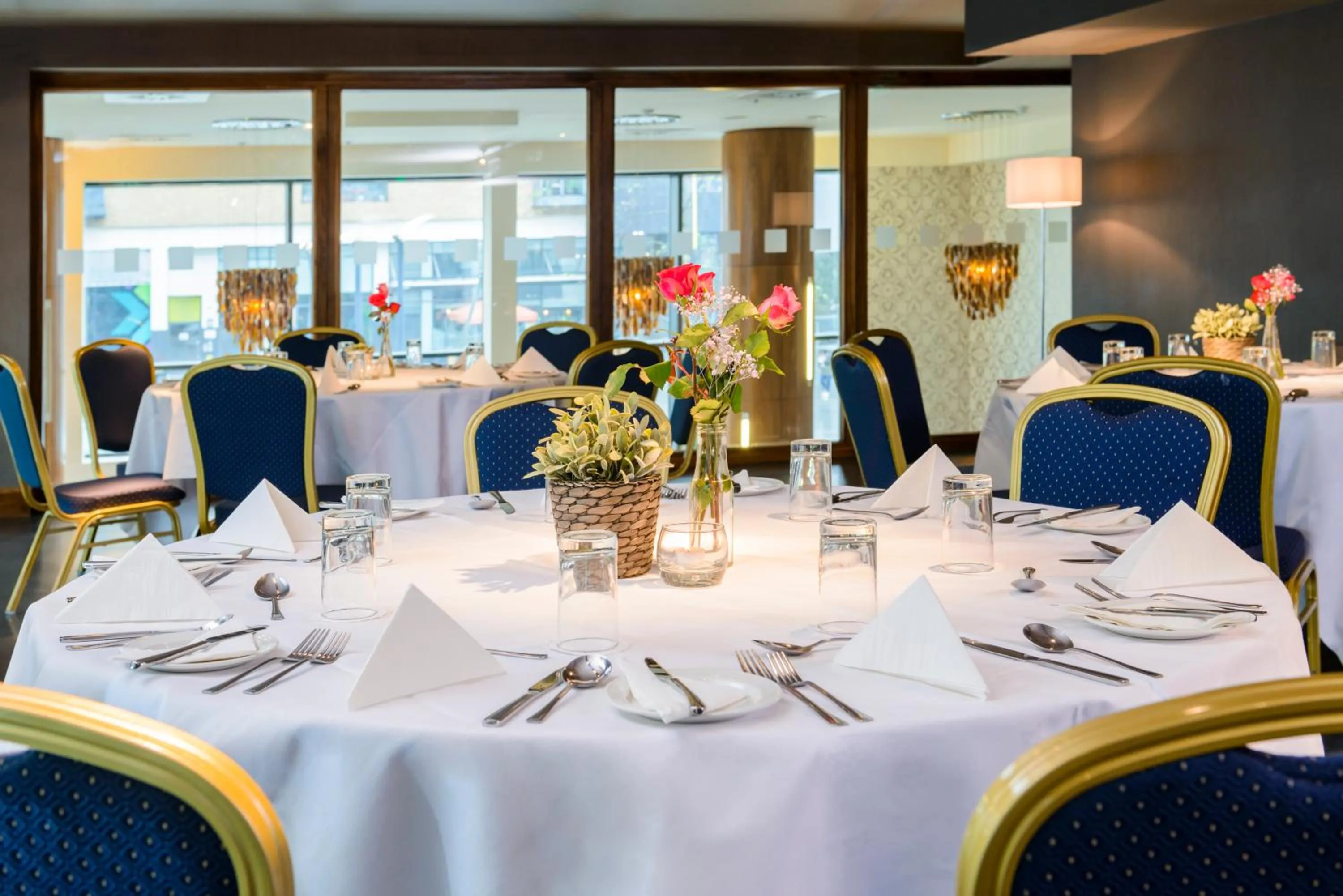 Food and drinks in Glashaus Hotel