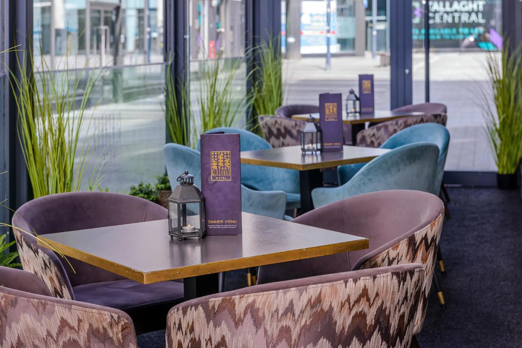 Restaurant/places to eat in Glashaus Hotel