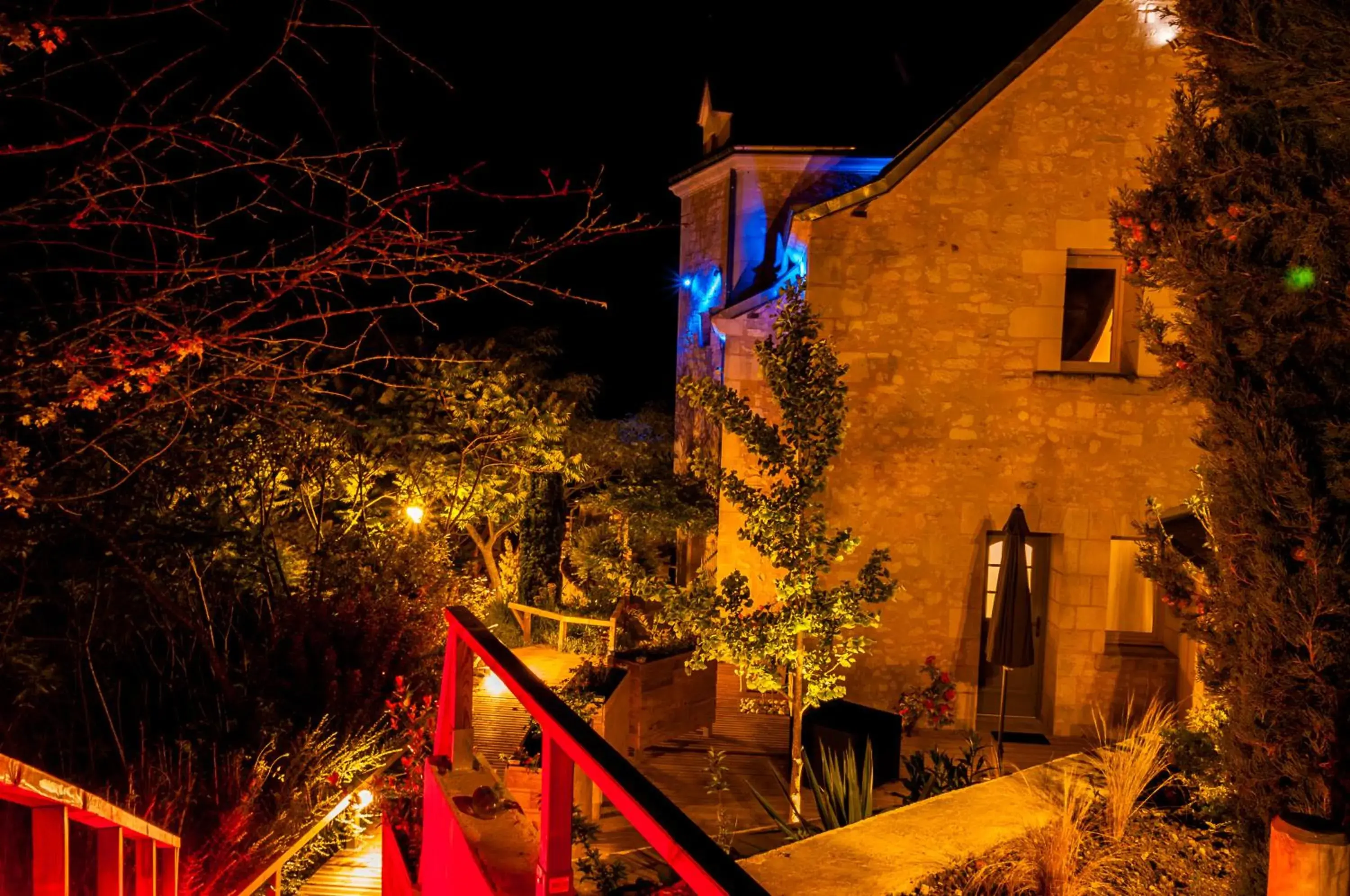 Property building in Logis Hôtels Troglododo Property building in Logis Hôtels Troglododo