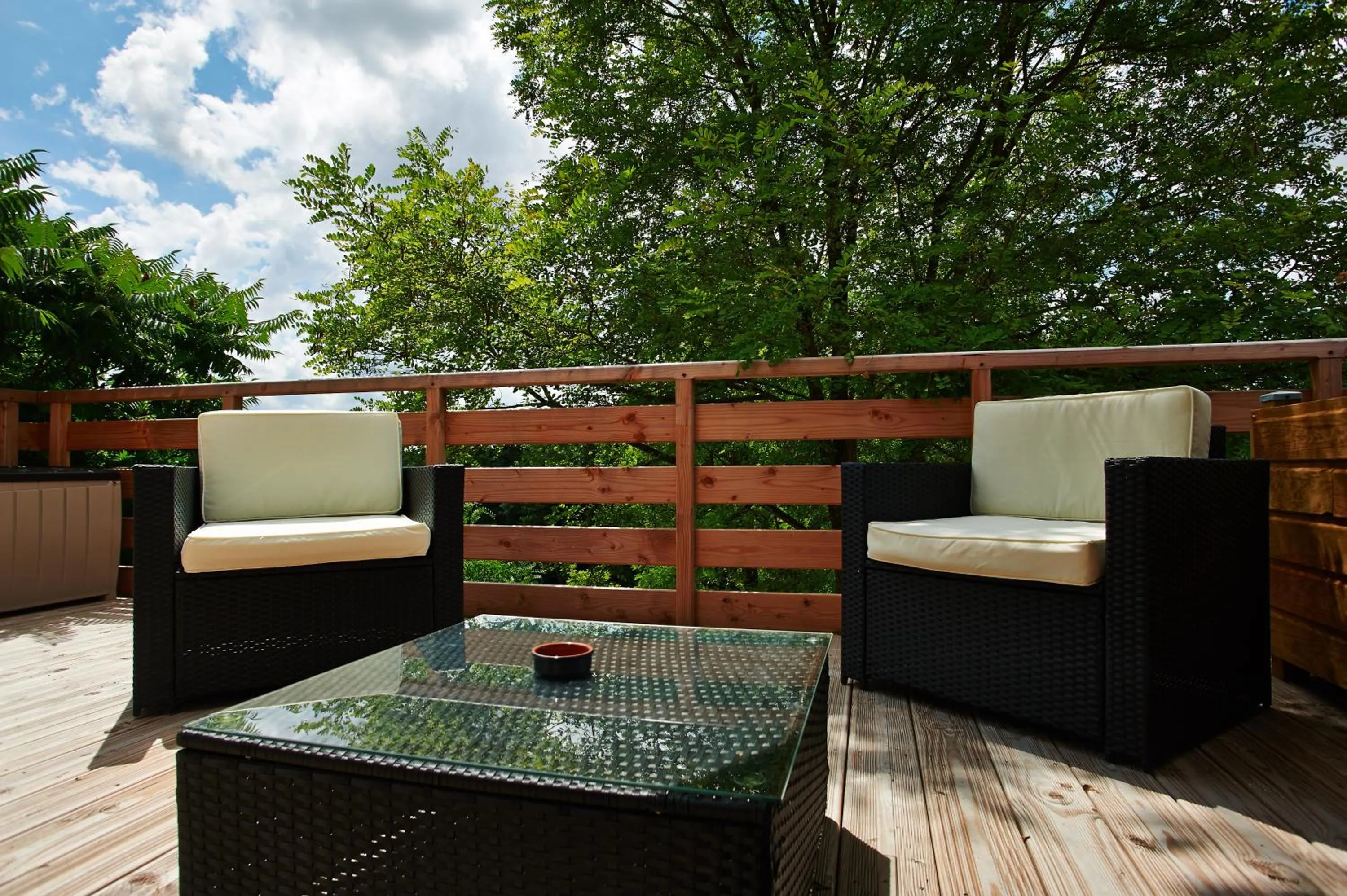 Balcony/Terrace in Logis Hôtels Troglododo