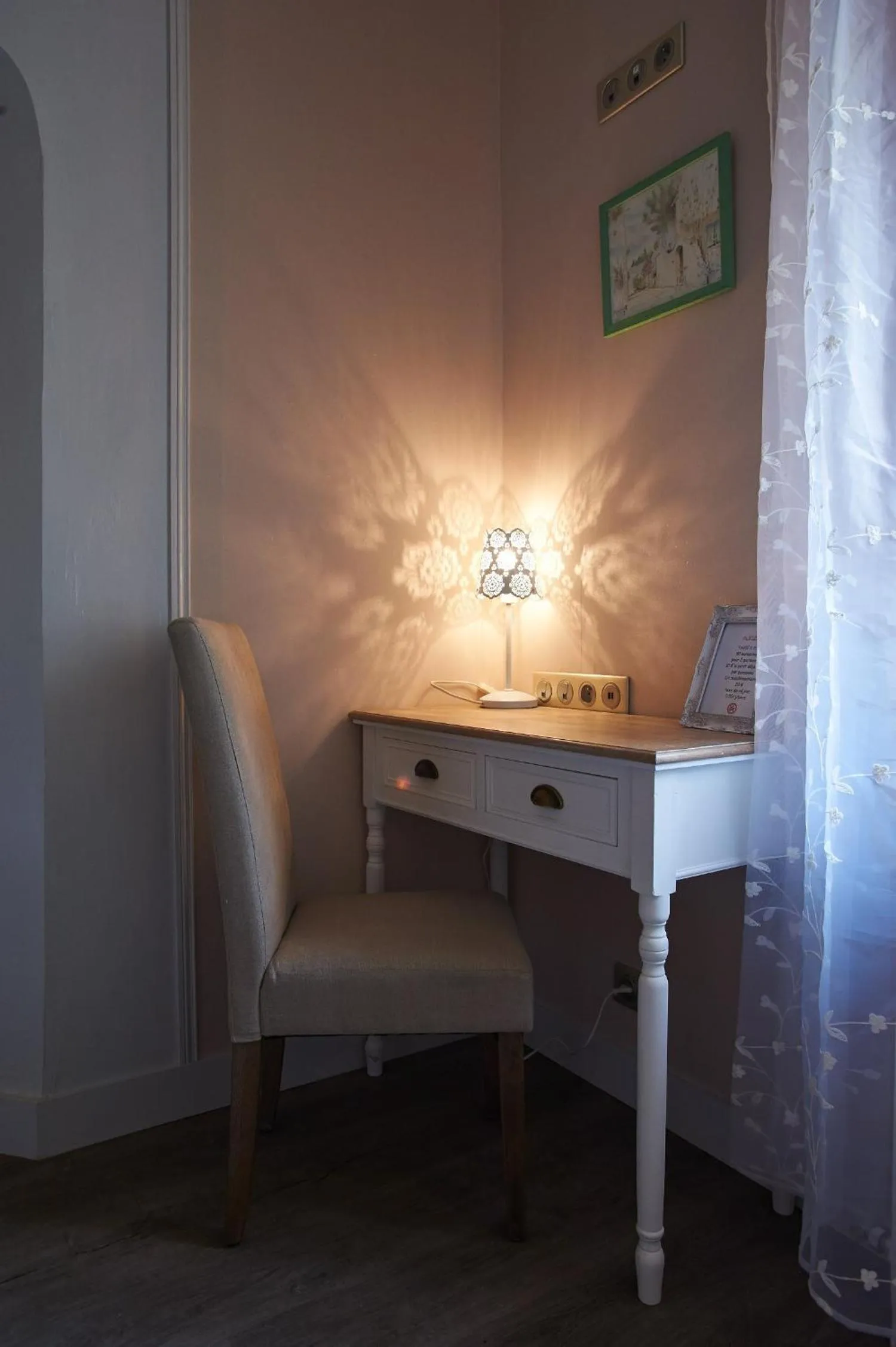 Decorative detail in Logis Hôtels Troglododo