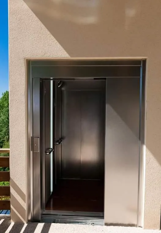 Decorative detail in Logis Hôtels Troglododo