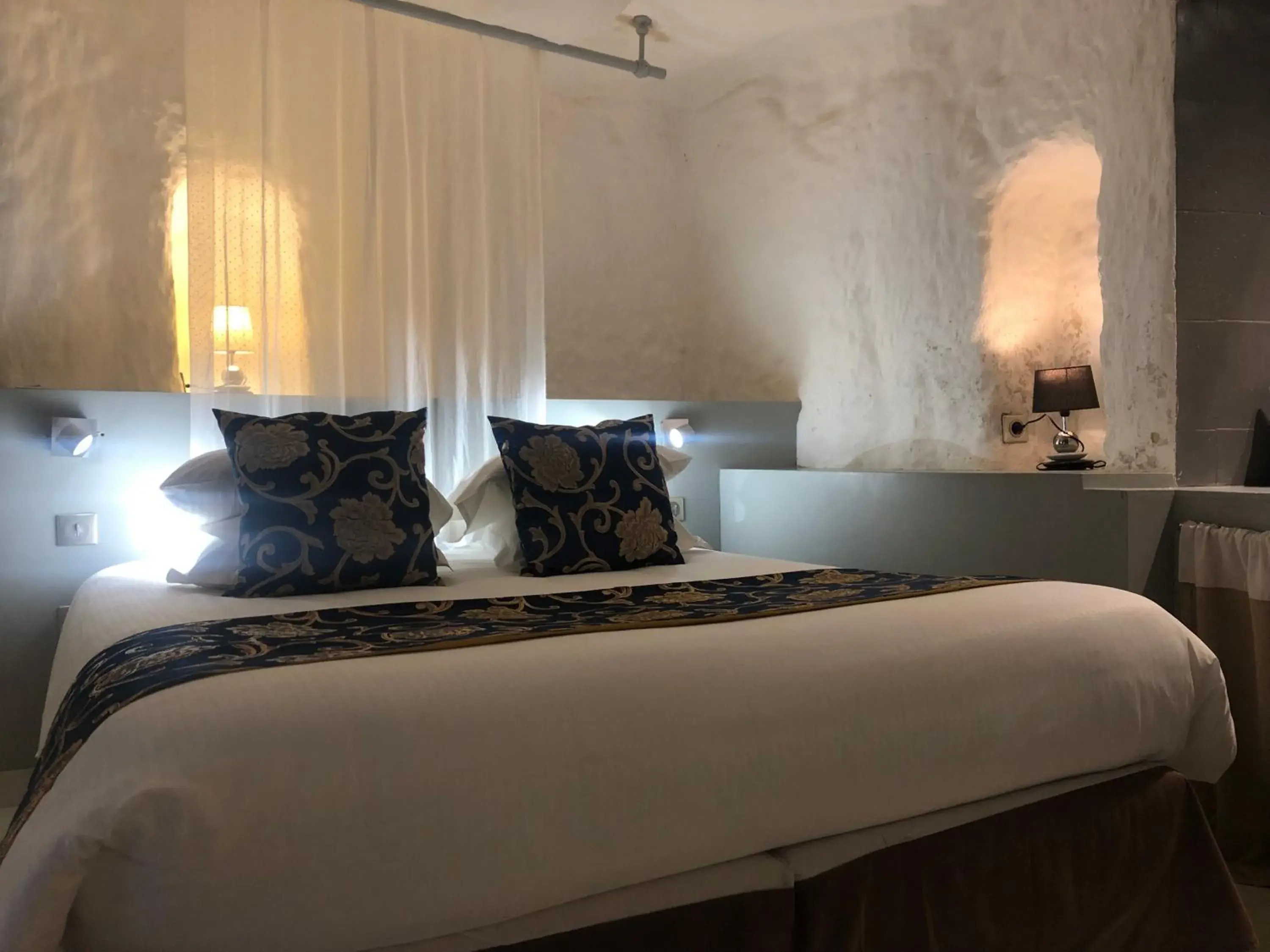 Bed in Logis Hôtels Troglododo Bed in Logis Hôtels Troglododo