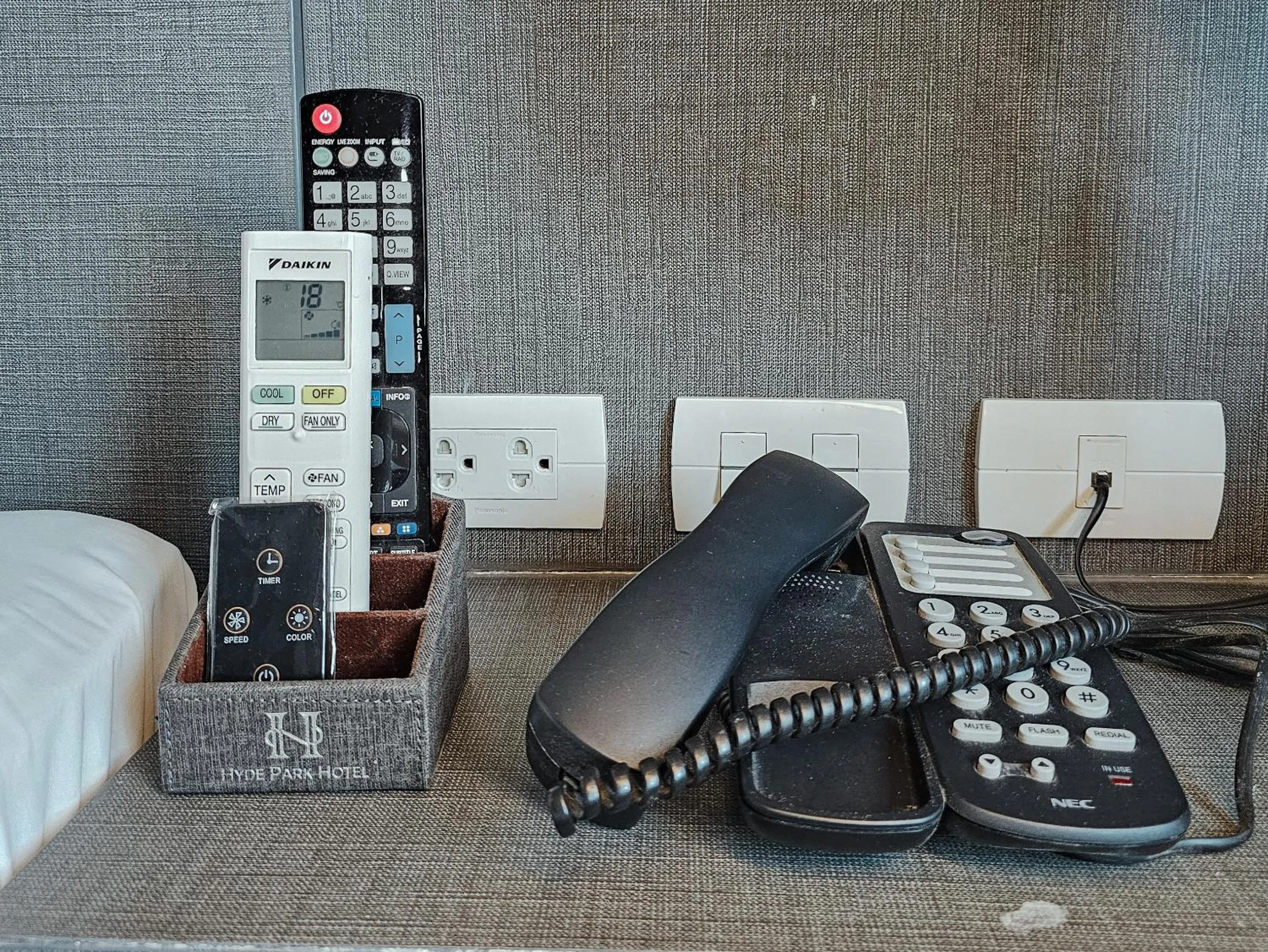 Area and facilities in Hyde Park Hotel Bangkok