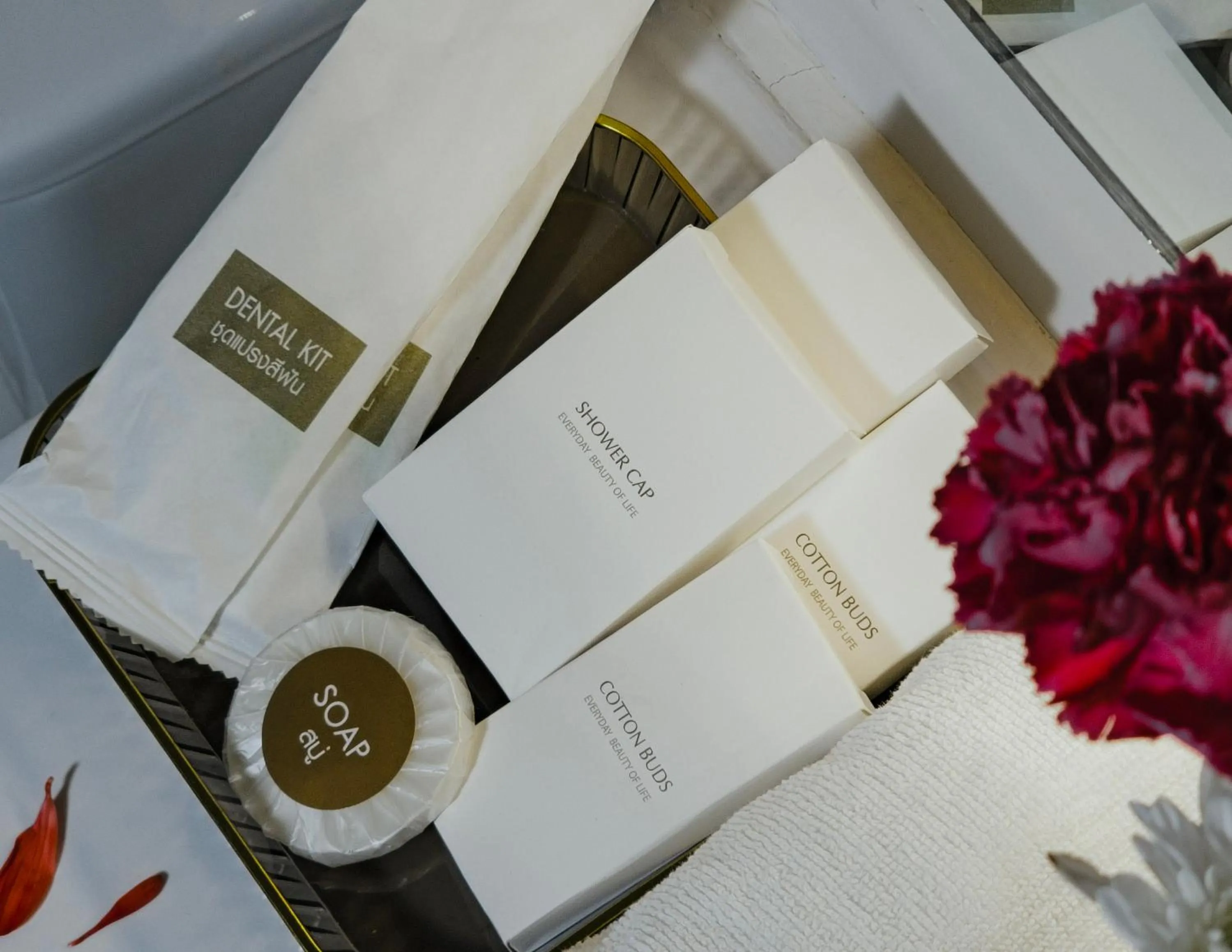 Bathroom in Hyde Park Hotel Bangkok