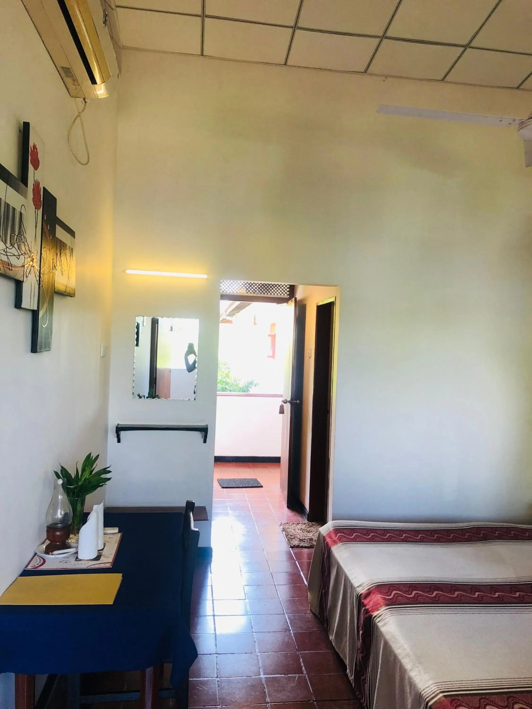 Bed in Hotel Hemadan