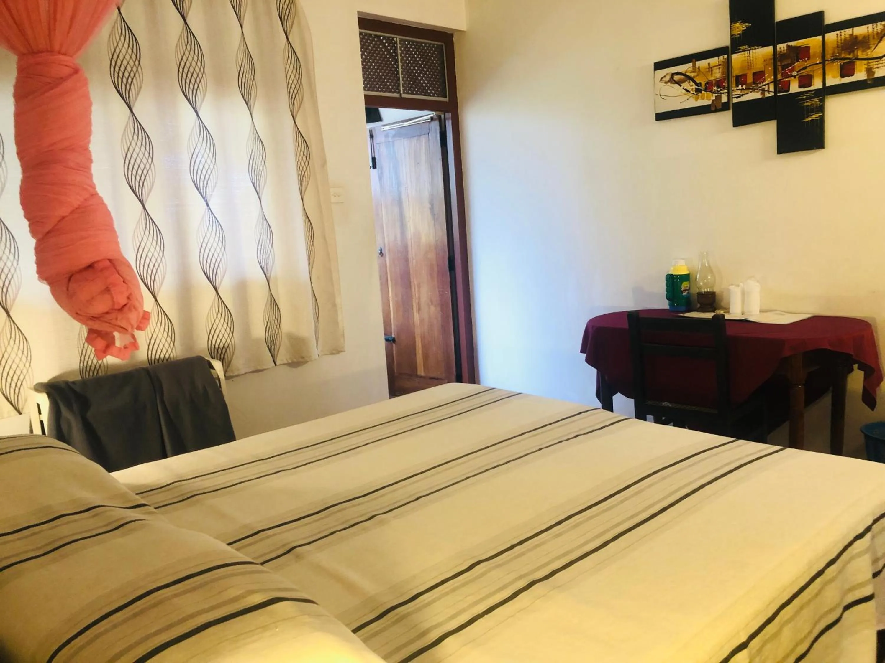 Bedroom, Bed in Hotel Hemadan