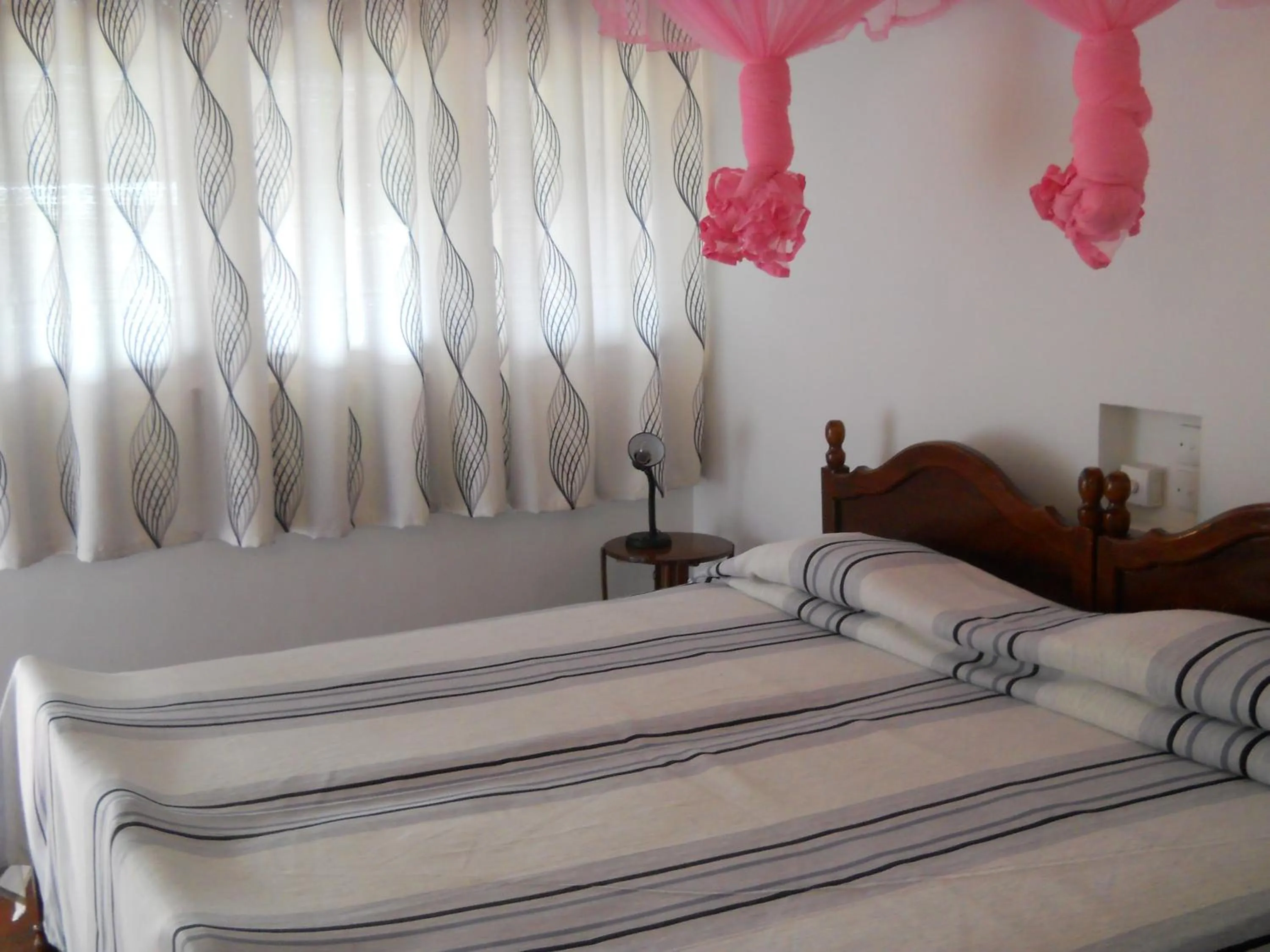 Bed in Hotel Hemadan