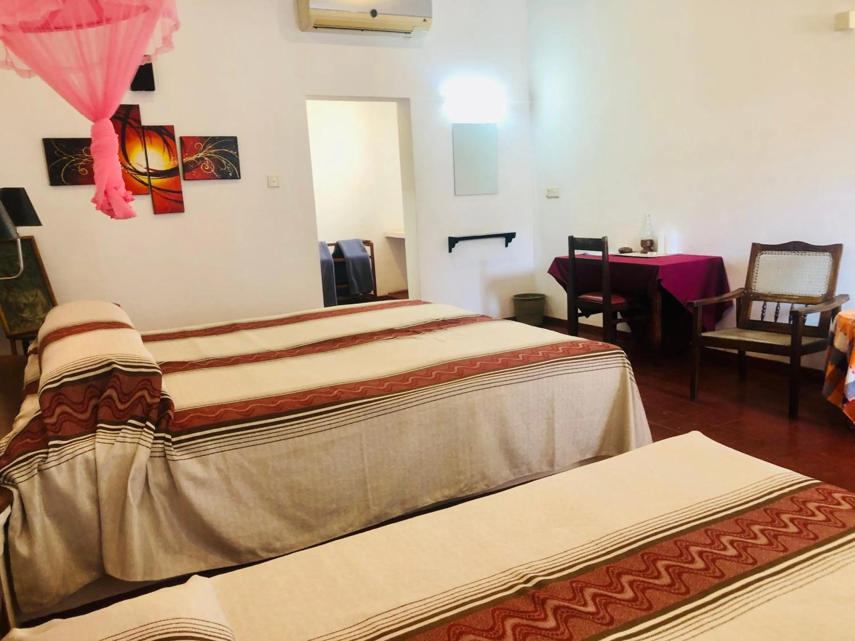 Bed in Hotel Hemadan