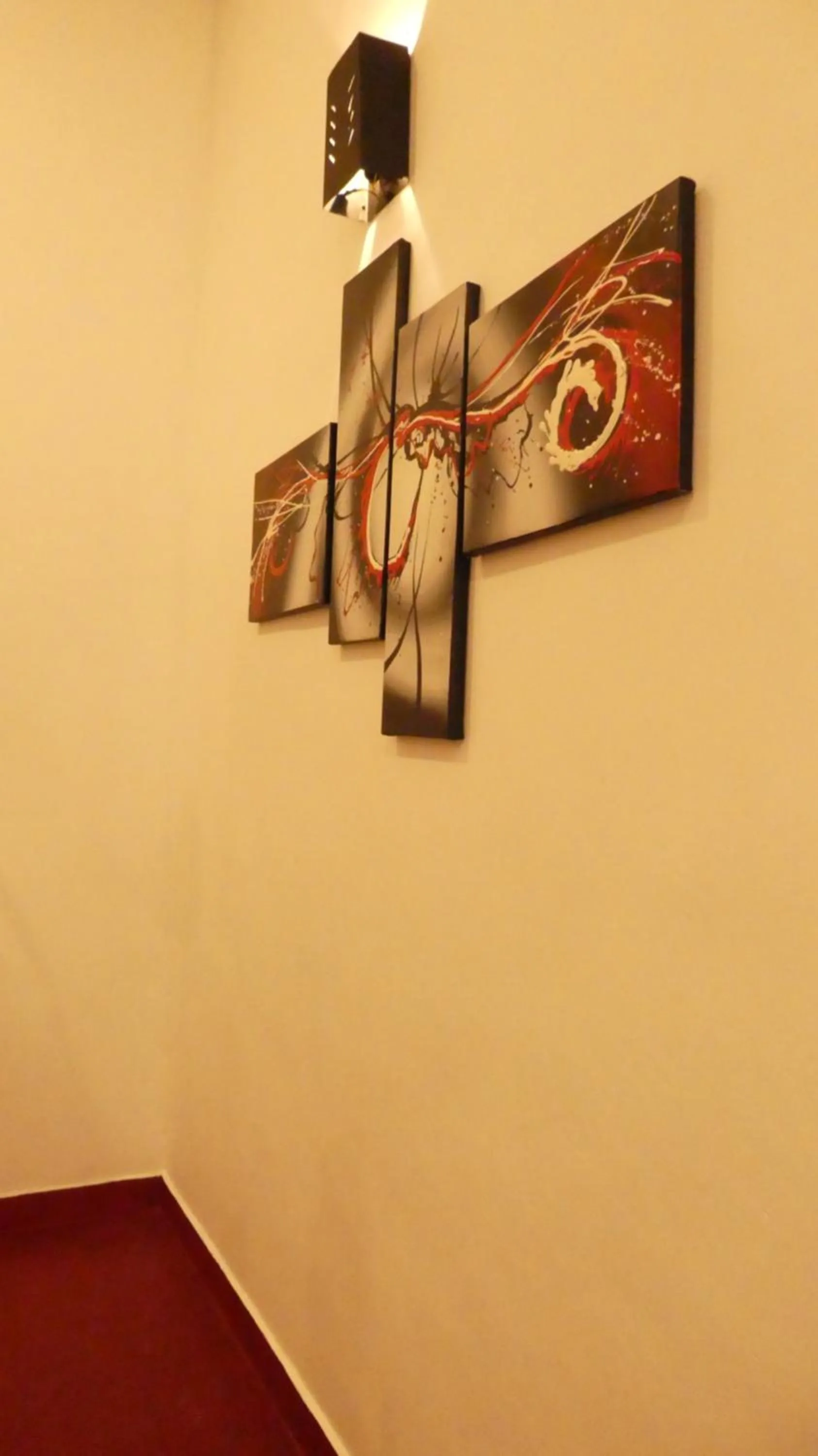 Logo/Certificate/Sign in Hotel Hemadan