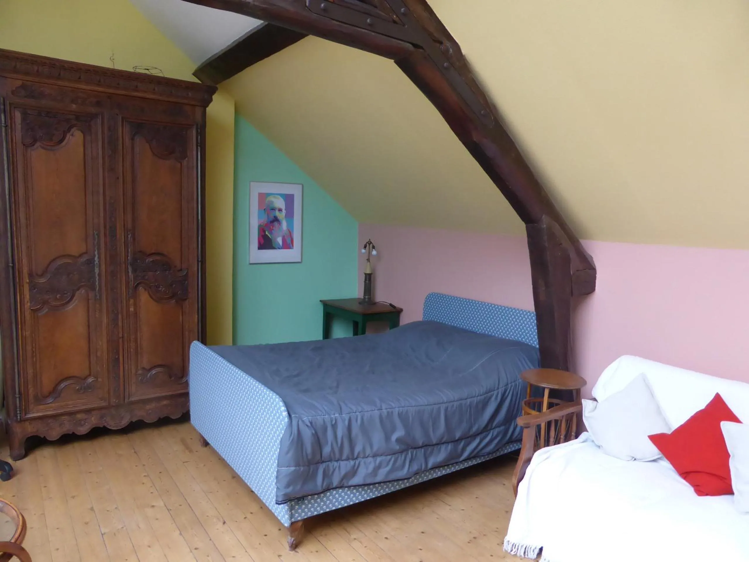 Bed in Les Buissonnets