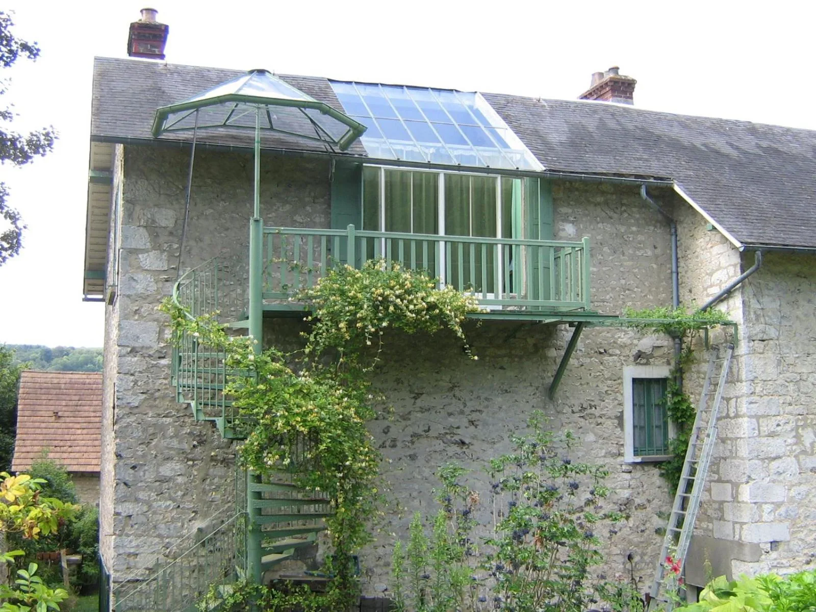 Property building in Les Buissonnets