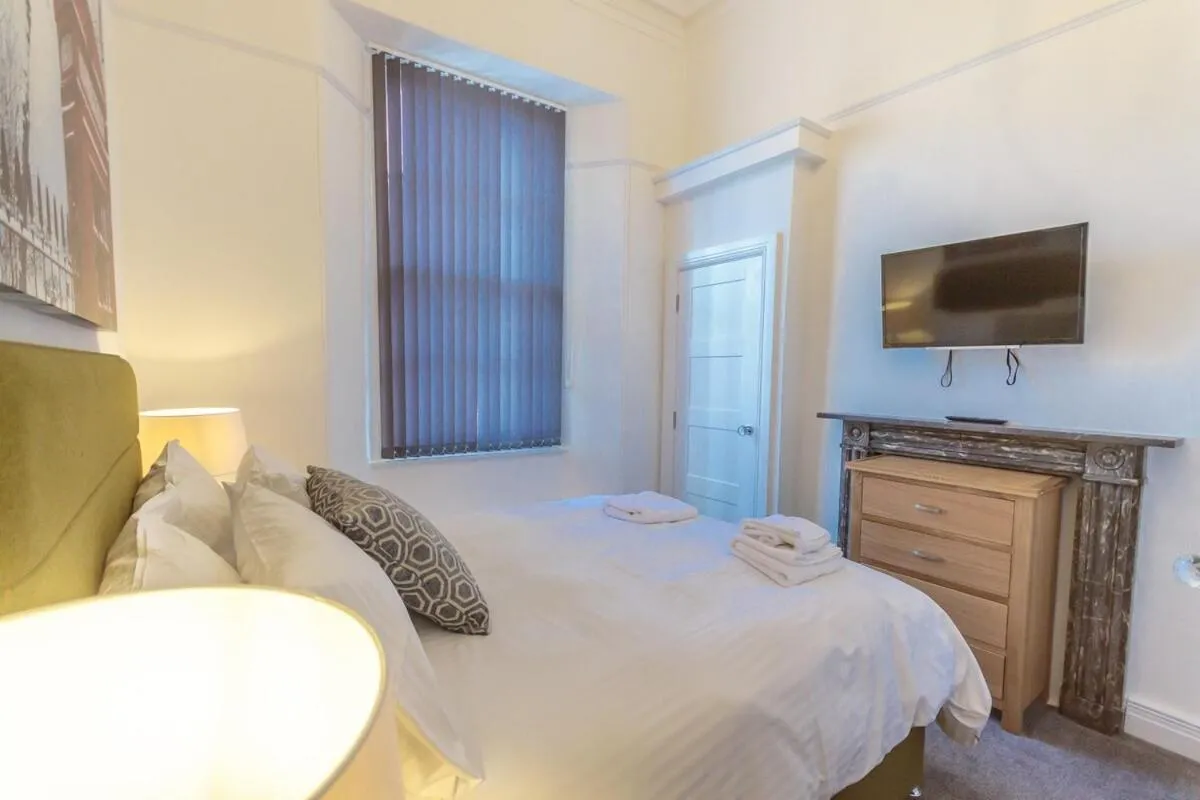 Other, Bed in The Buckingham Suite
