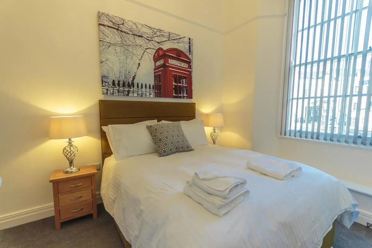 Other, Bed in The Buckingham Suite