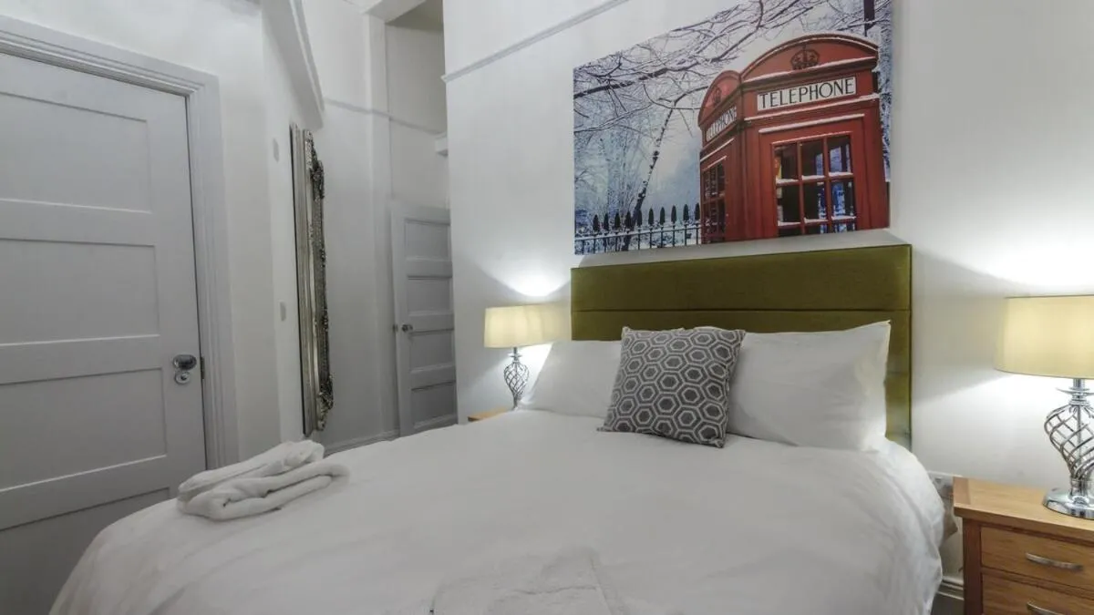 Other, Bed in The Buckingham Suite