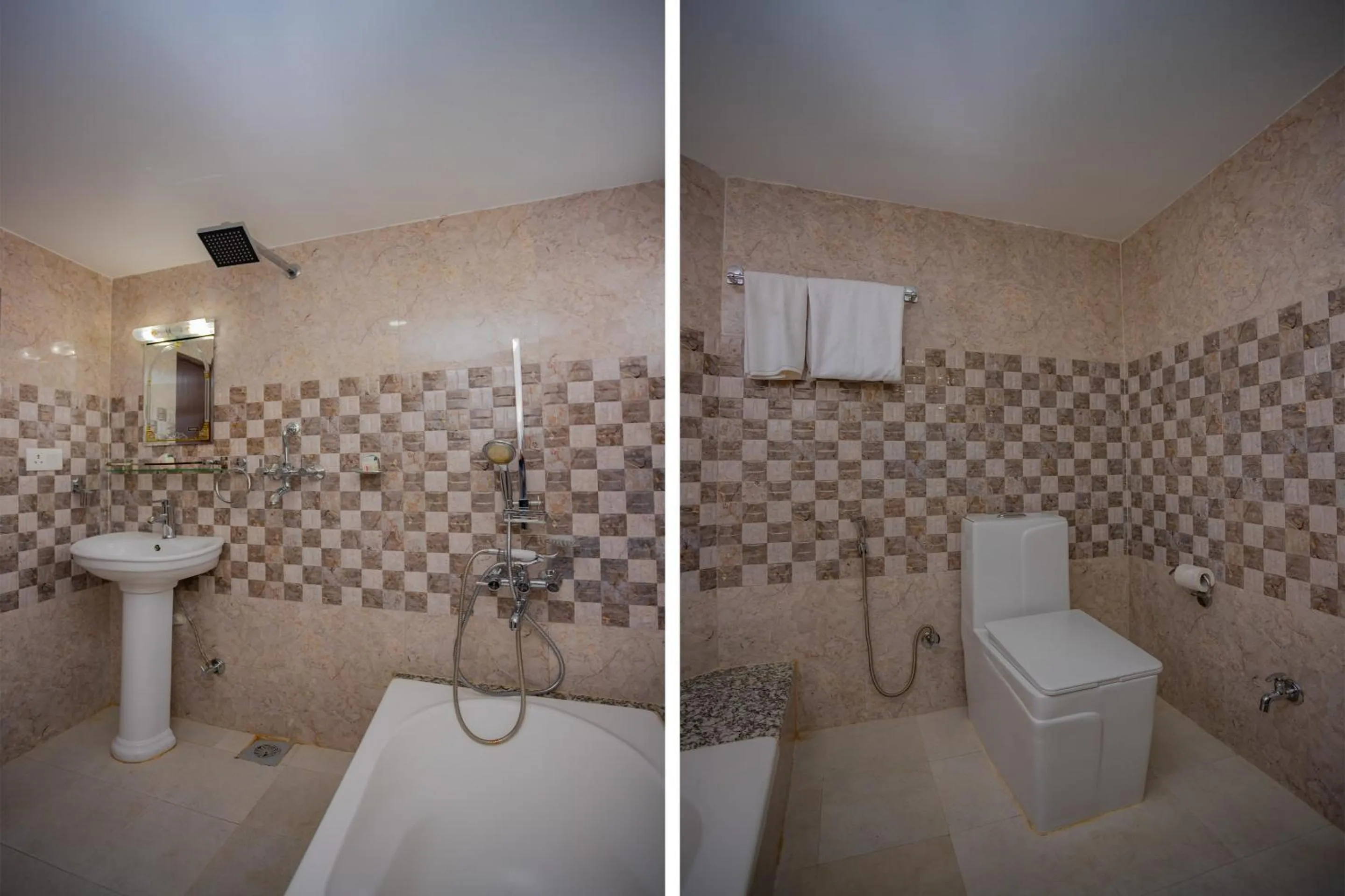 Bathroom in Hotel Deepshree