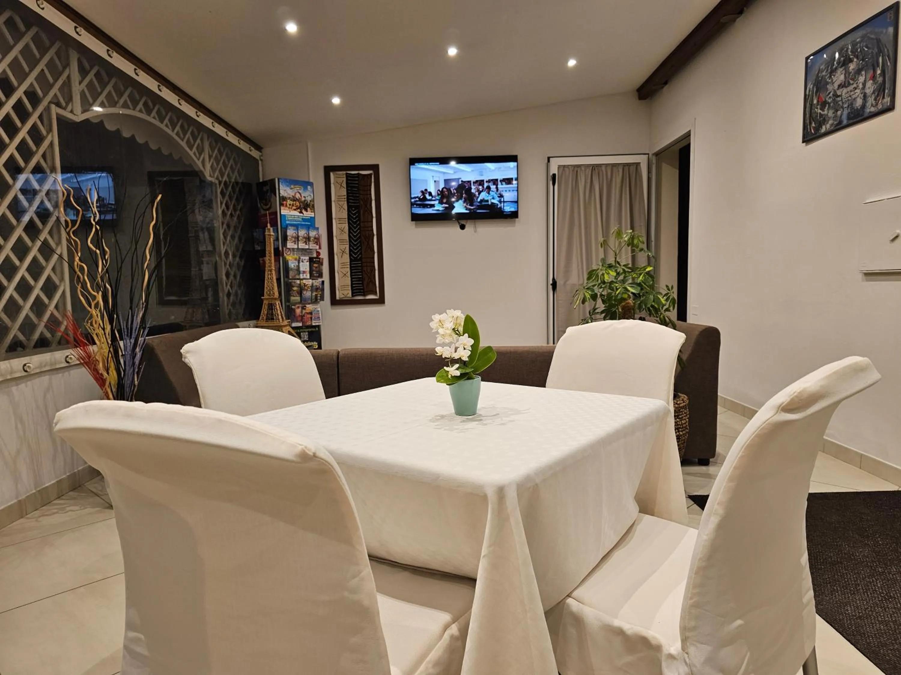 Communal lounge/ TV room in Hotel Gioiella