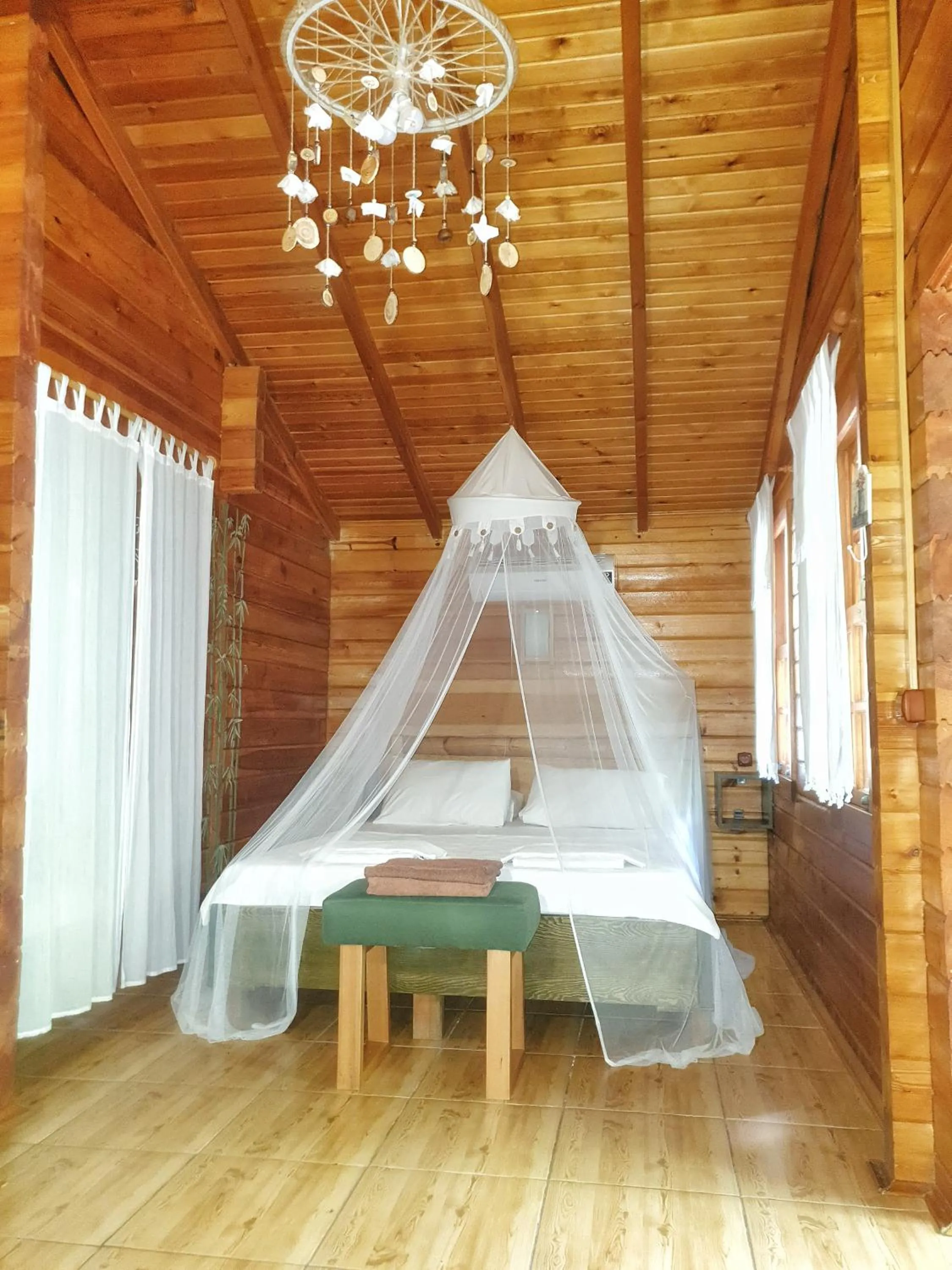 Bed in Portalimo Lodge Hotel - Adult Only +12