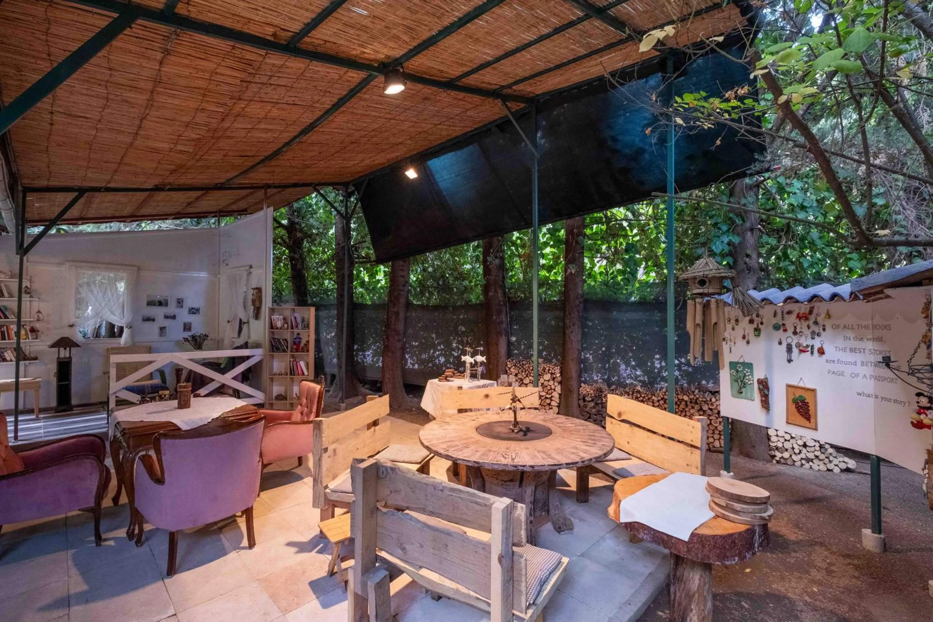 Restaurant/places to eat in Portalimo Lodge Hotel - Adult Only +12