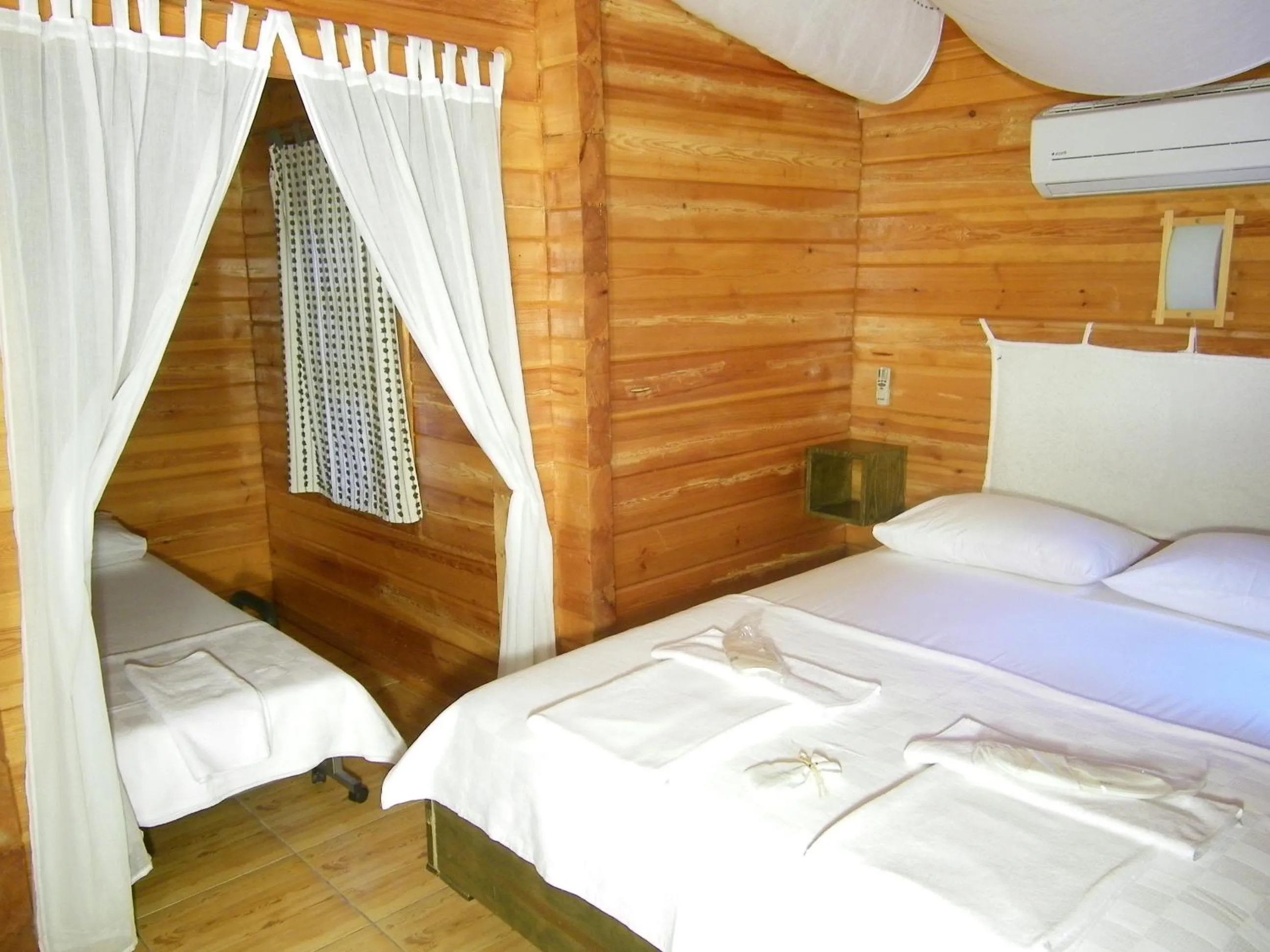 Photo of the whole room, Bed in Portalimo Lodge Hotel - Adult Only +12