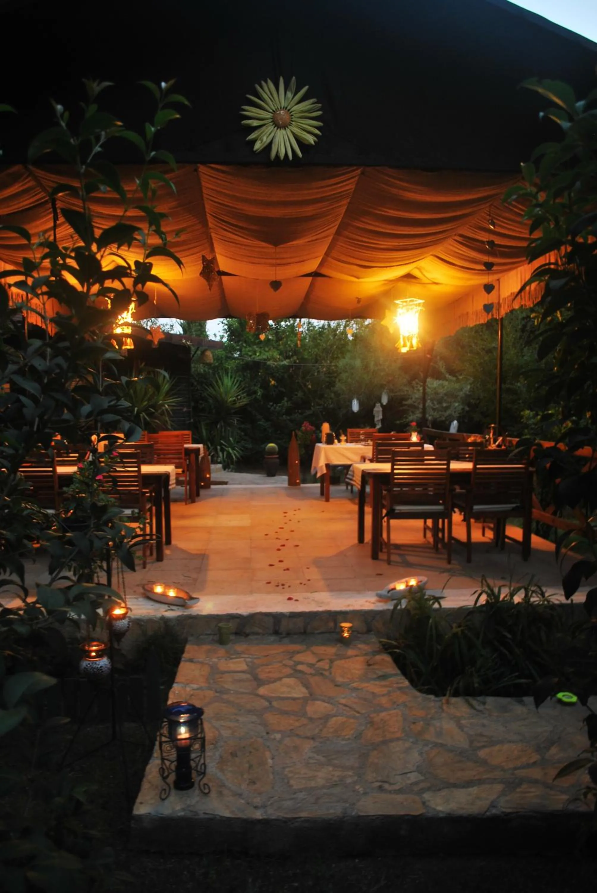 Restaurant/places to eat in Portalimo Lodge Hotel - Adult Only +12