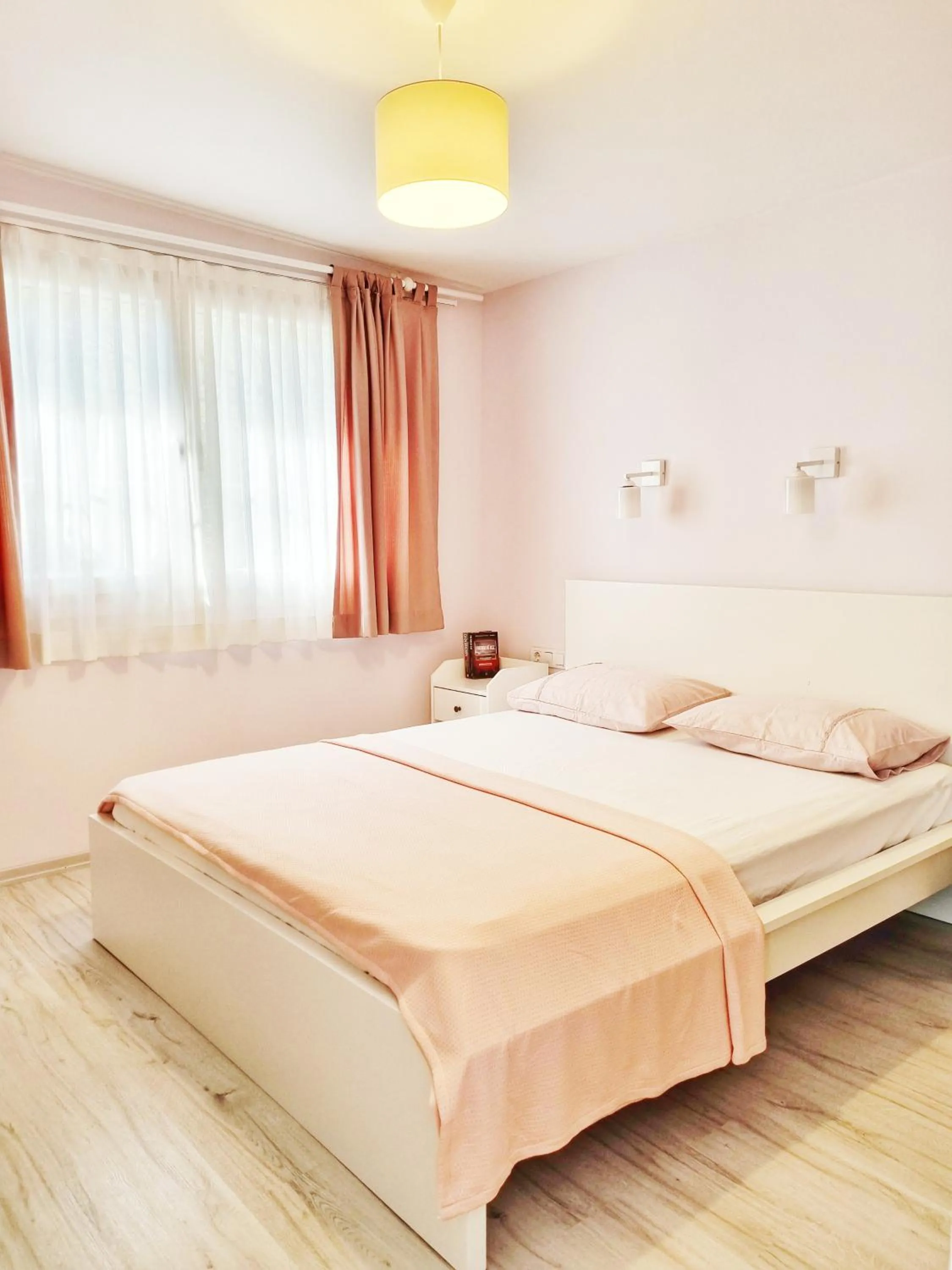 Bed in Portalimo Lodge Hotel - Adult Only +12