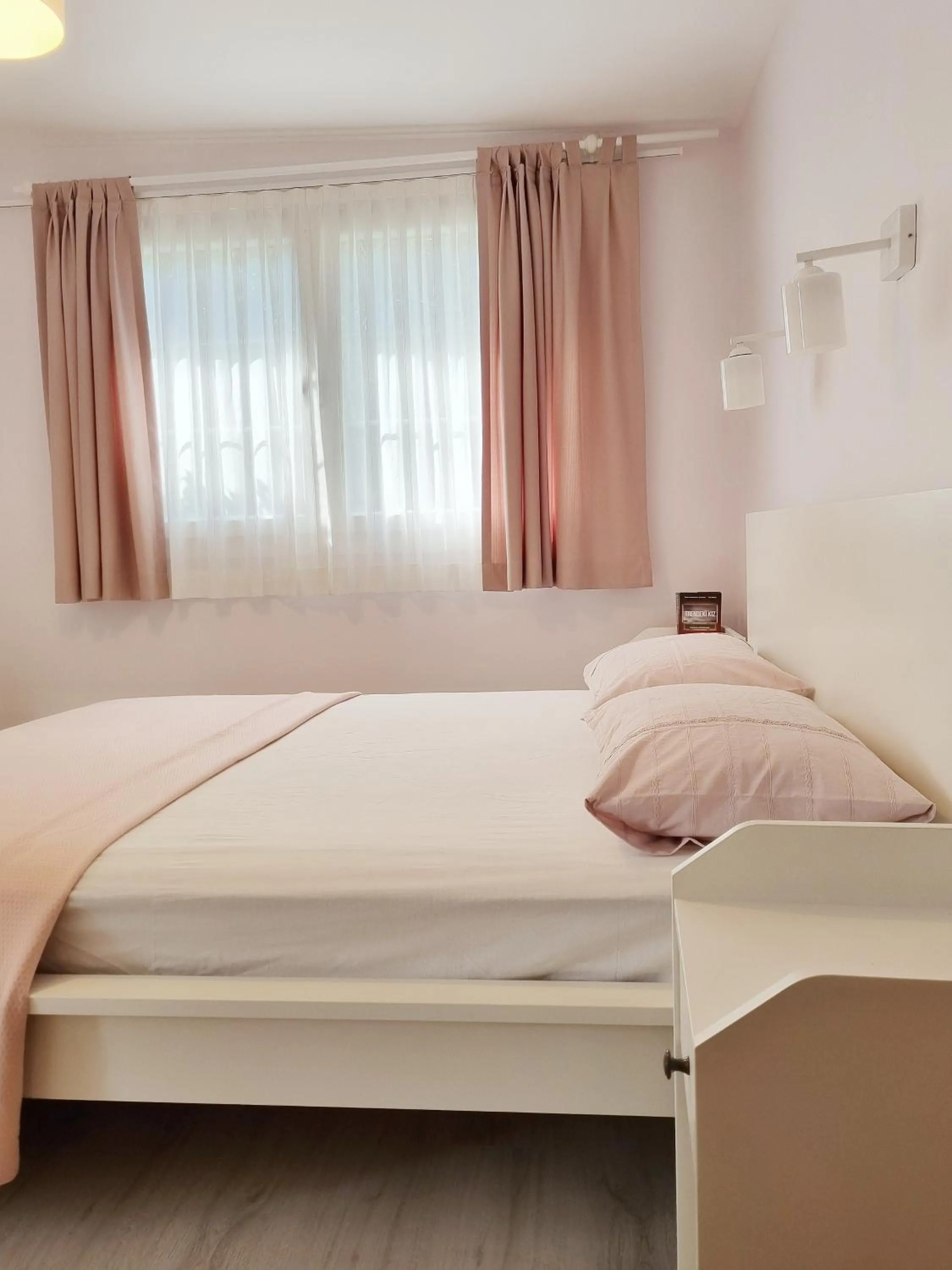 Bed in Portalimo Lodge Hotel - Adult Only +12